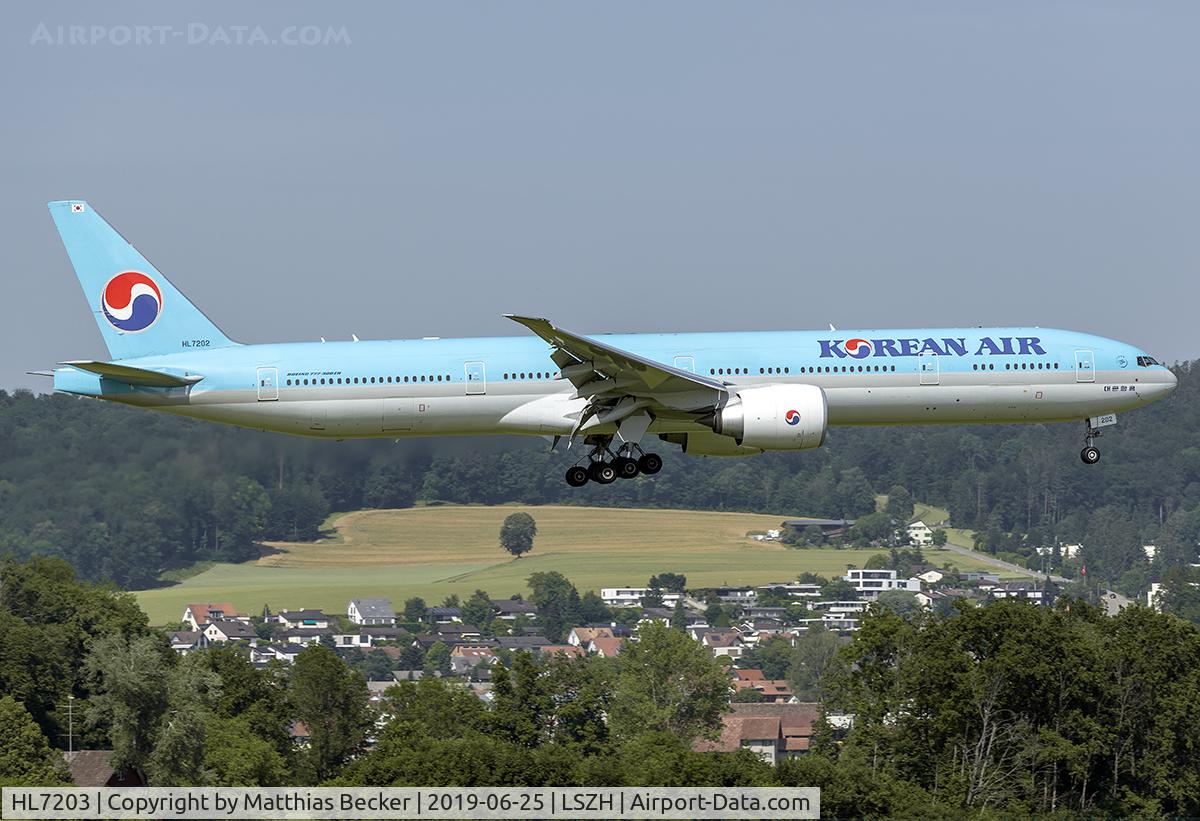 HL7203, 2018 Boeing 777-3B5/ER C/N 60378, HL7202