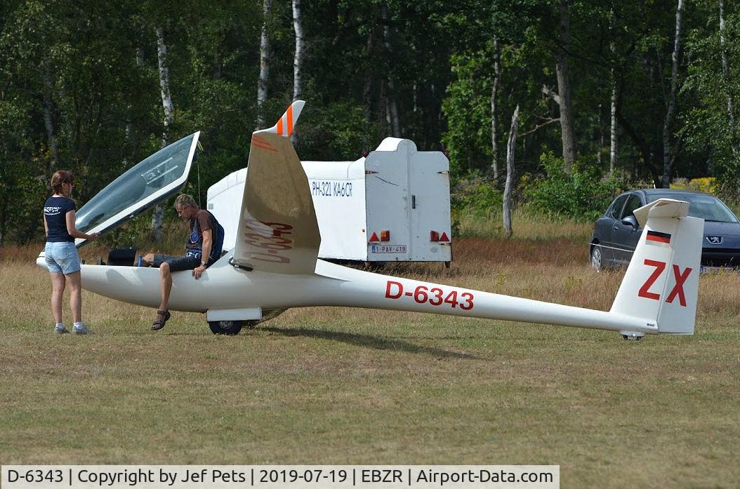 D-6343, 1985 Glaser-Dirks DG-300 Elan C/N 3E125, At Zoersel.