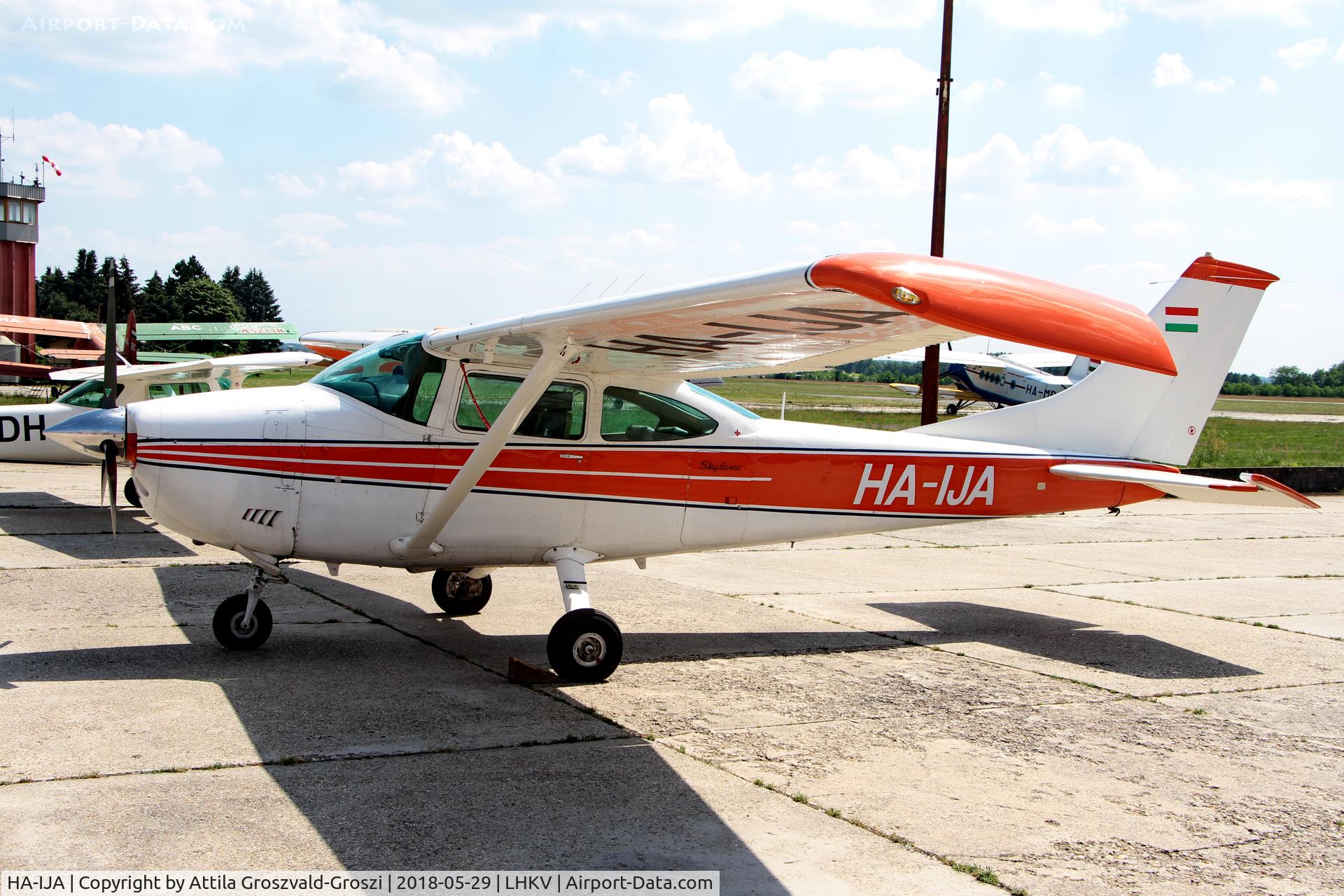 HA-IJA, 1972 Cessna 182P Skylane Skylane C/N 18261398, LHKV - Kaposujlak Airport, Hungary