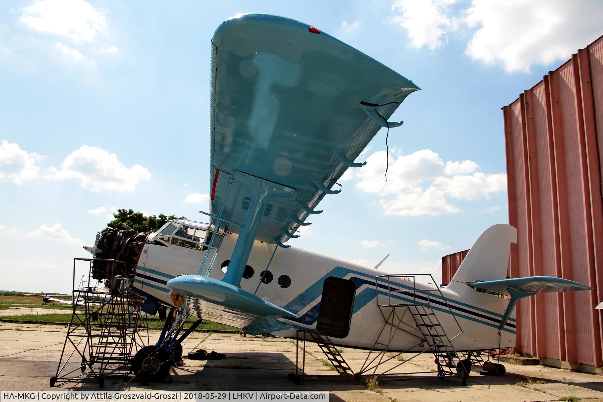 HA-MKG, 1974 PZL-Mielec AN-2R C/N 1G158-12, LHKV - Kaposujlak Airport, Hungary