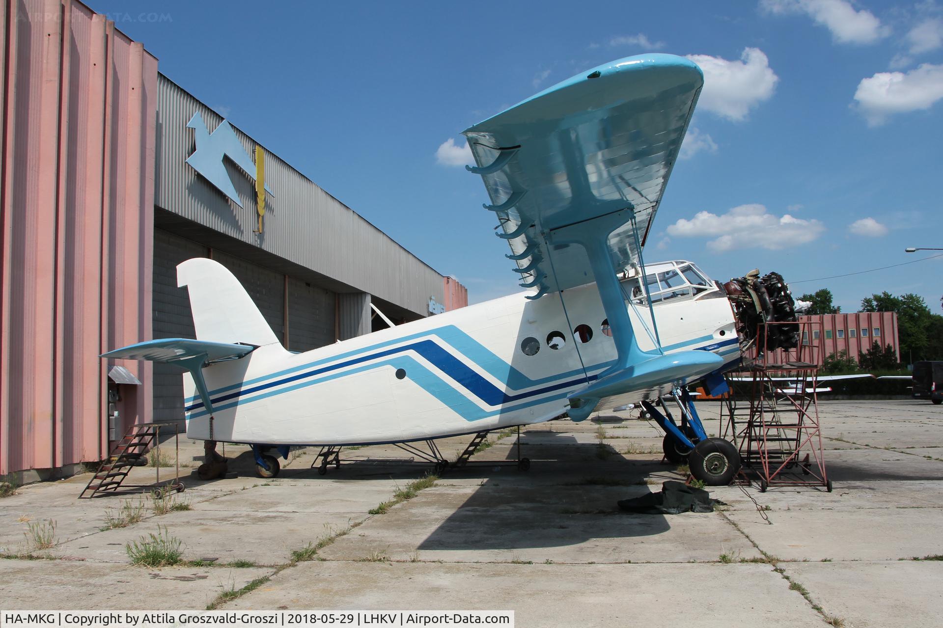HA-MKG, 1974 PZL-Mielec AN-2R C/N 1G158-12, LHKV - Kaposujlak Airport, Hungary