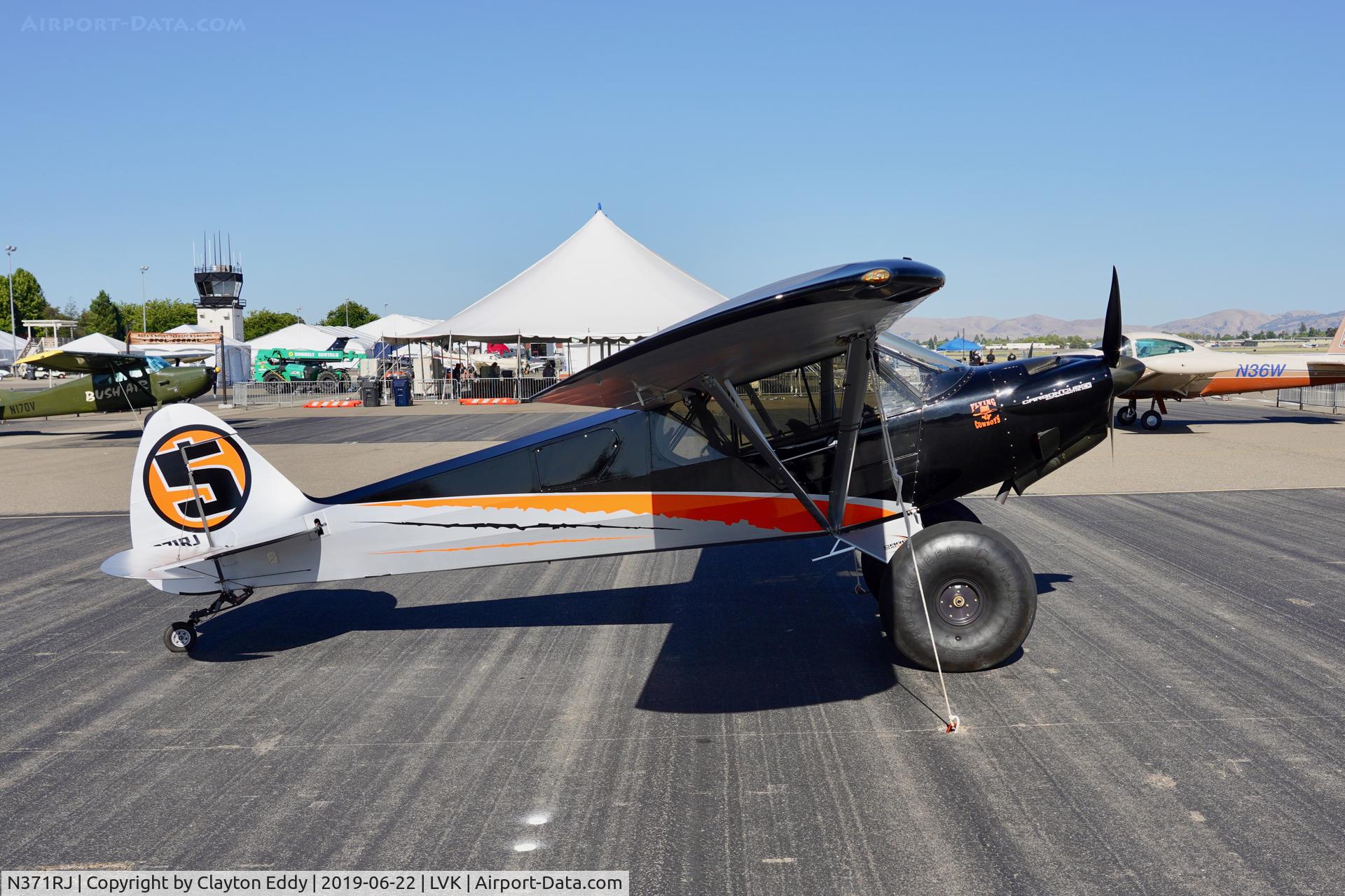 N371RJ, 2014 Cub Crafters CCK-1865 Carbon Cub C/N CCK-1865-0071, Livermore Airport California 2019.
