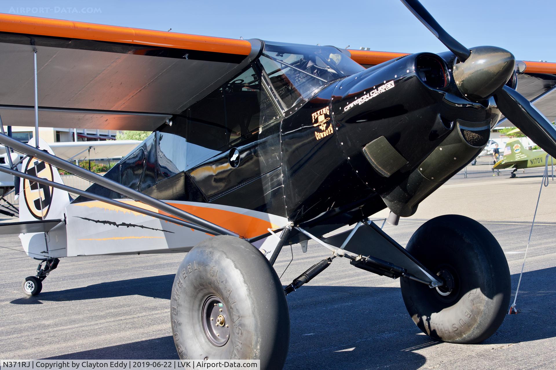 N371RJ, 2014 Cub Crafters CCK-1865 Carbon Cub C/N CCK-1865-0071, Livermore Airport California 2019.
