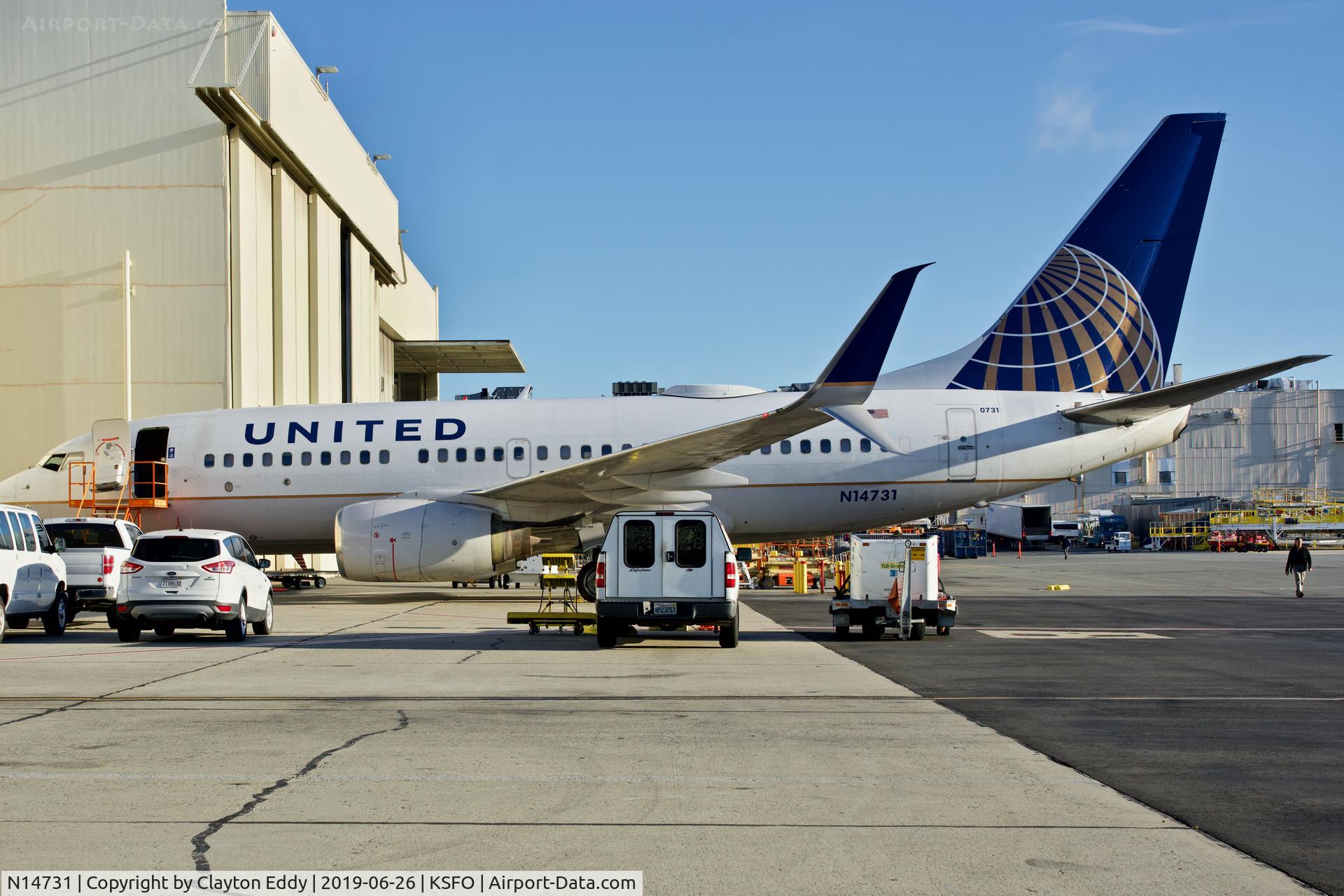 N14731, 1999 Boeing 737-724 C/N 28799, SFO 2019.