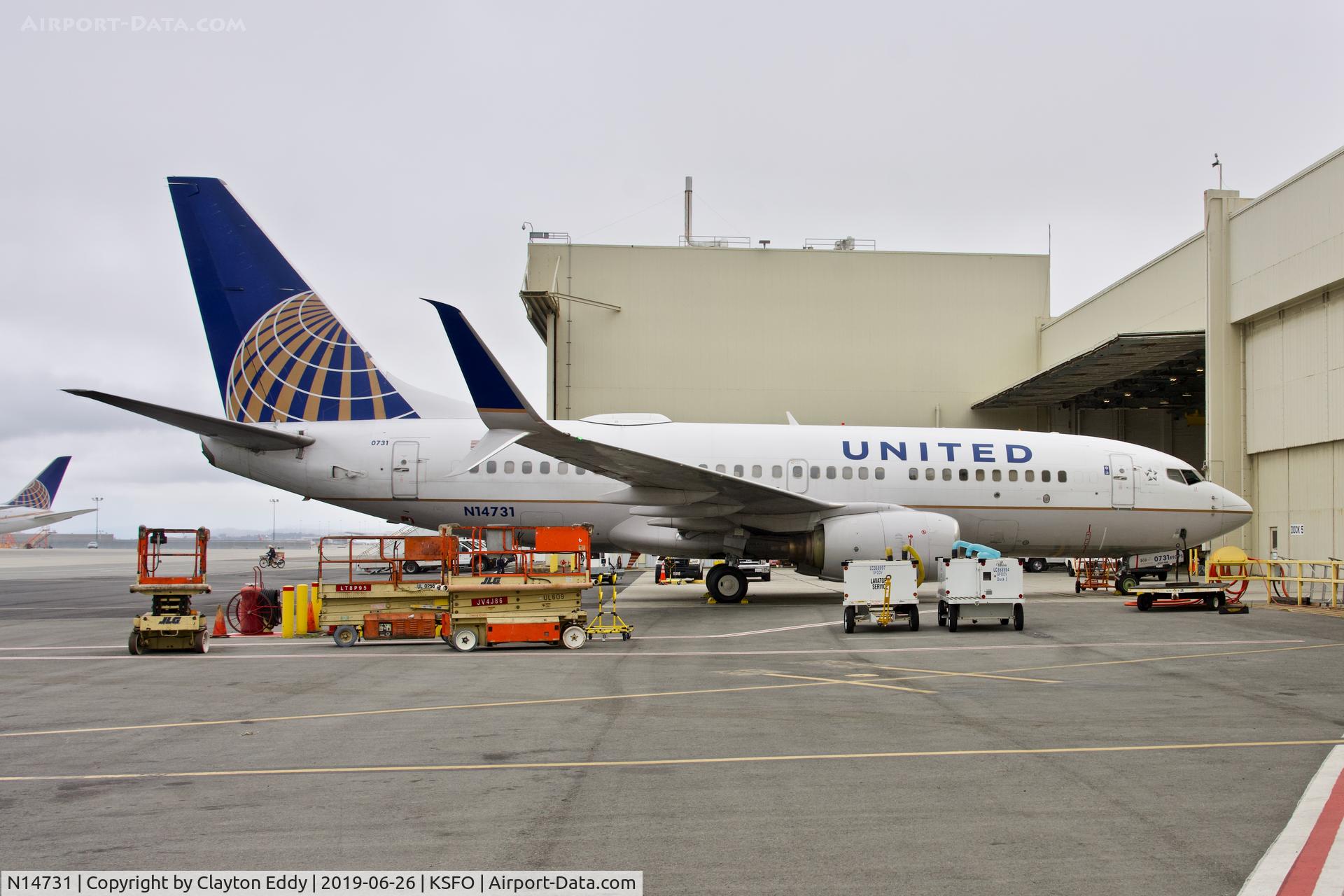 N14731, 1999 Boeing 737-724 C/N 28799, SFO 2019.
