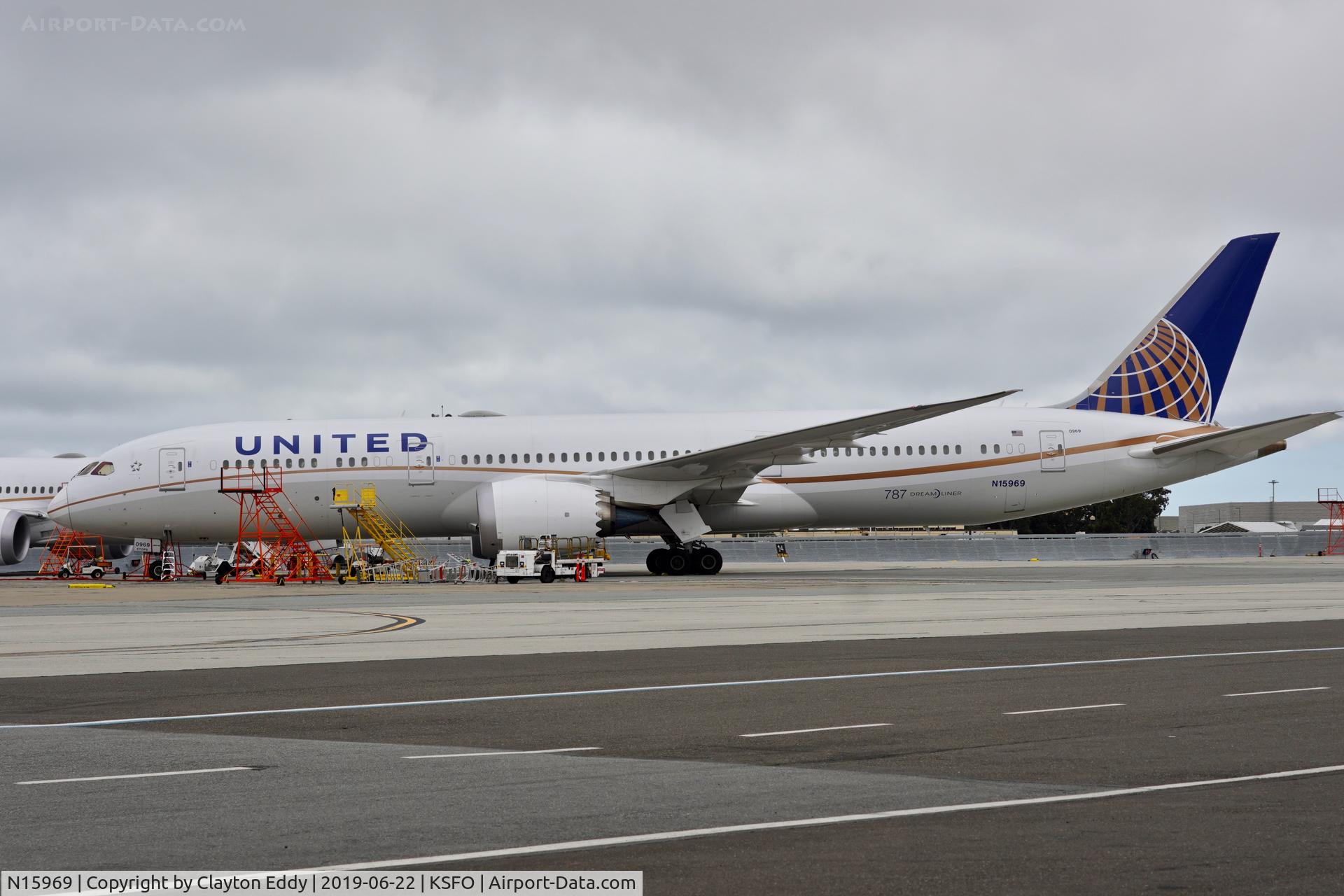 N15969, 2017 Boeing 787-9 Dreamliner C/N 60142, SFO 2019.