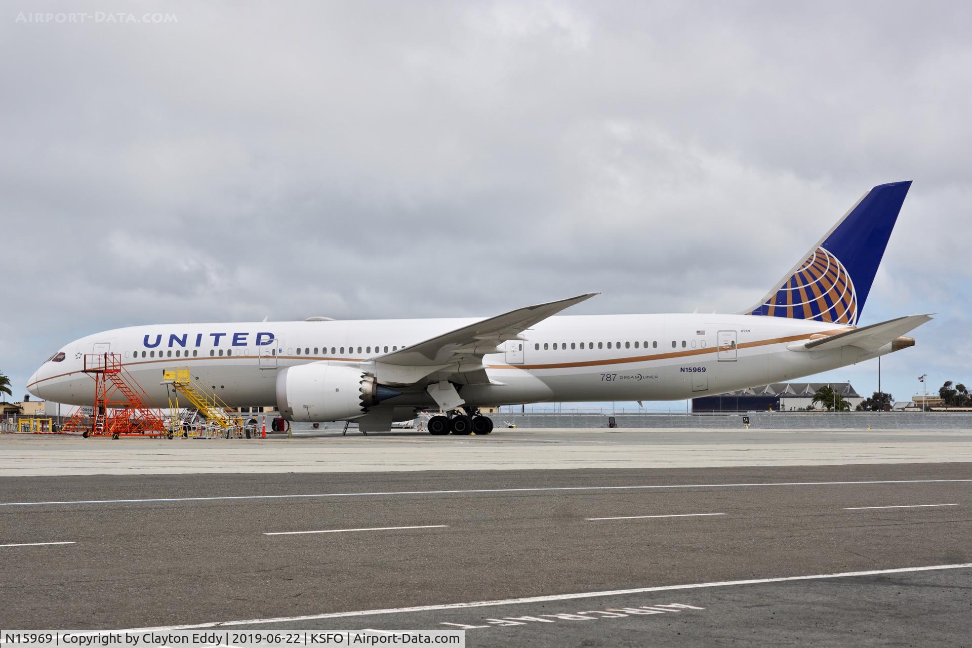 N15969, 2017 Boeing 787-9 Dreamliner C/N 60142, SFO 2019.