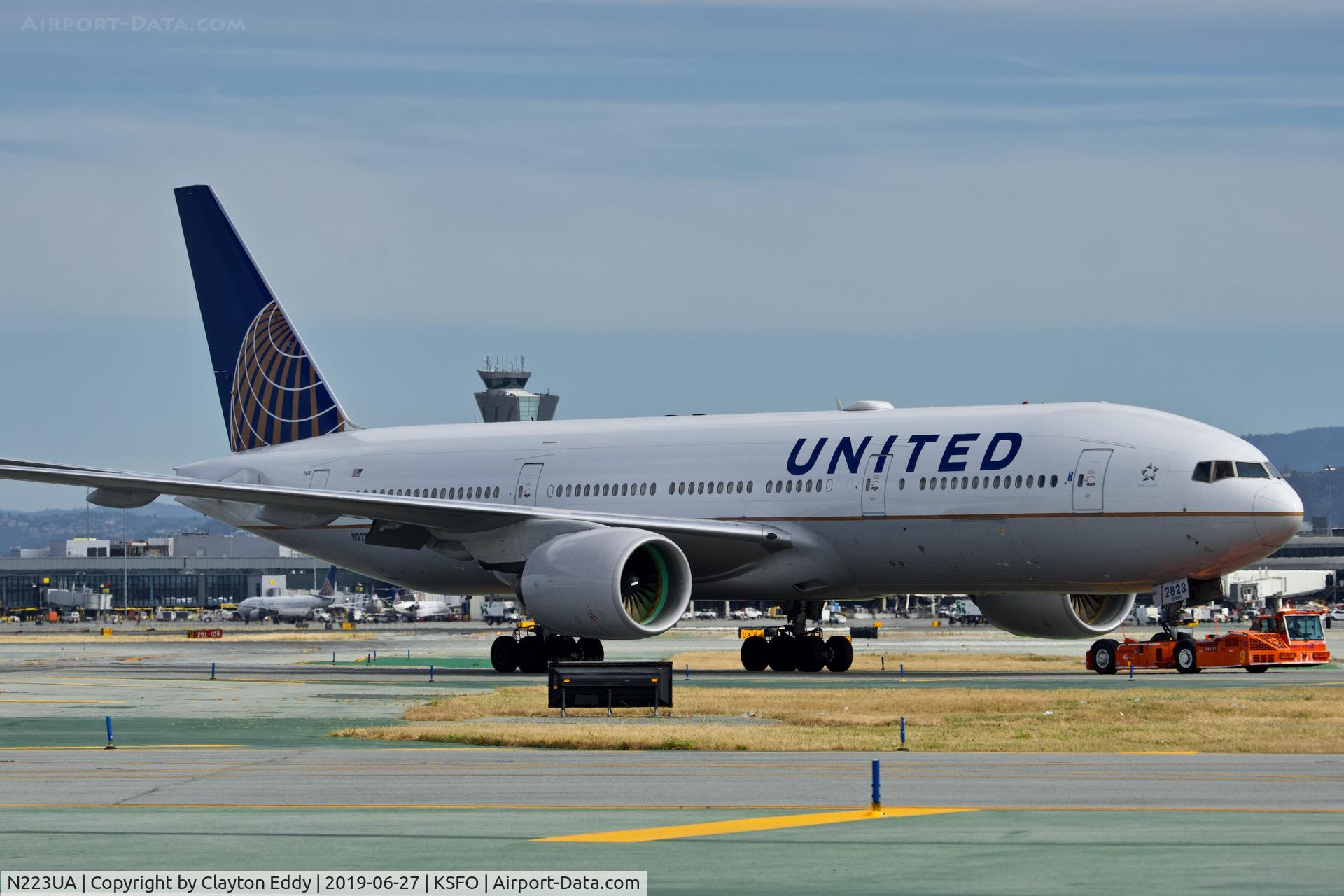 N223UA, 2001 Boeing 777-222 C/N 30224, SFO 2019.