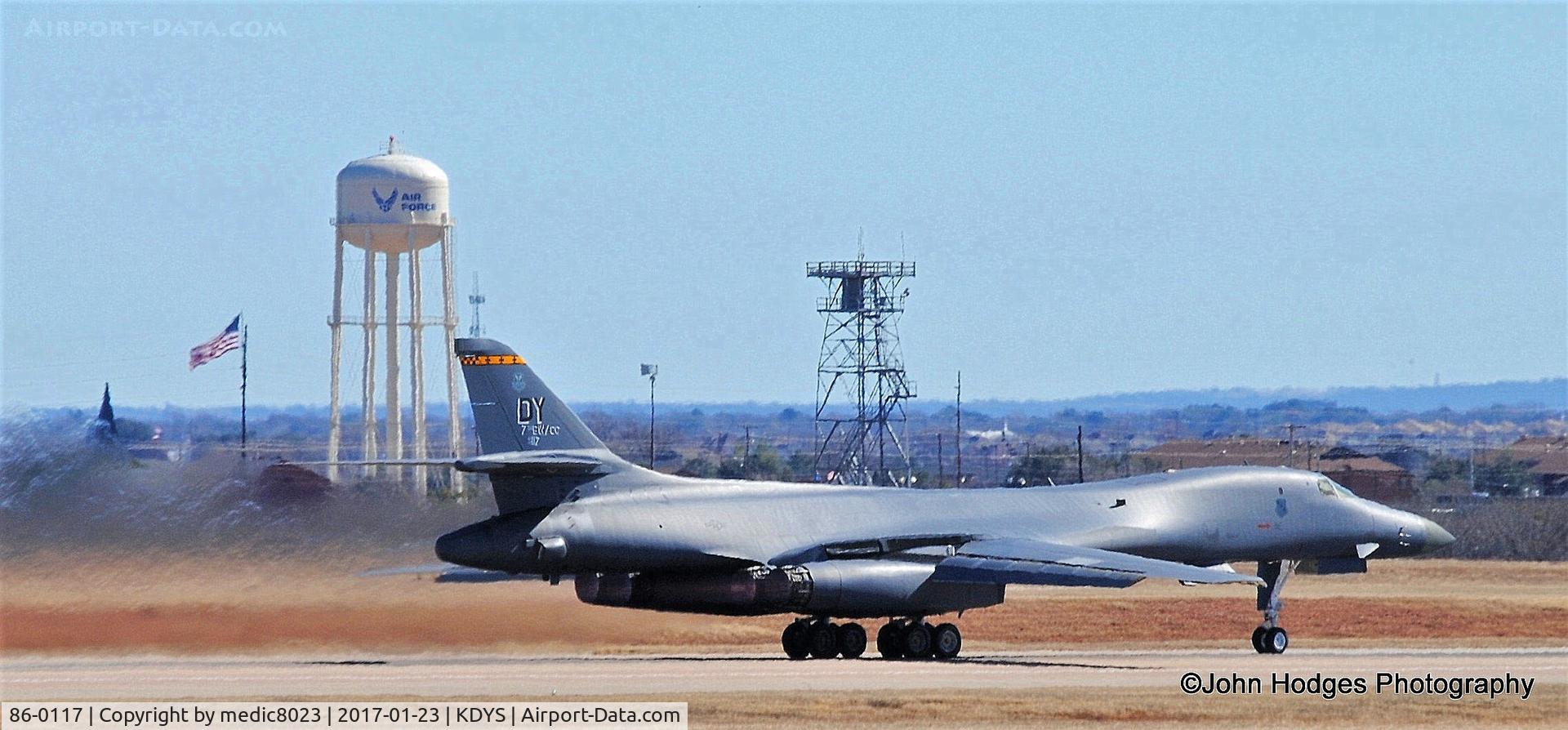 86-0117, 1986 Rockwell B-1B Lancer C/N 77, Taking off 16