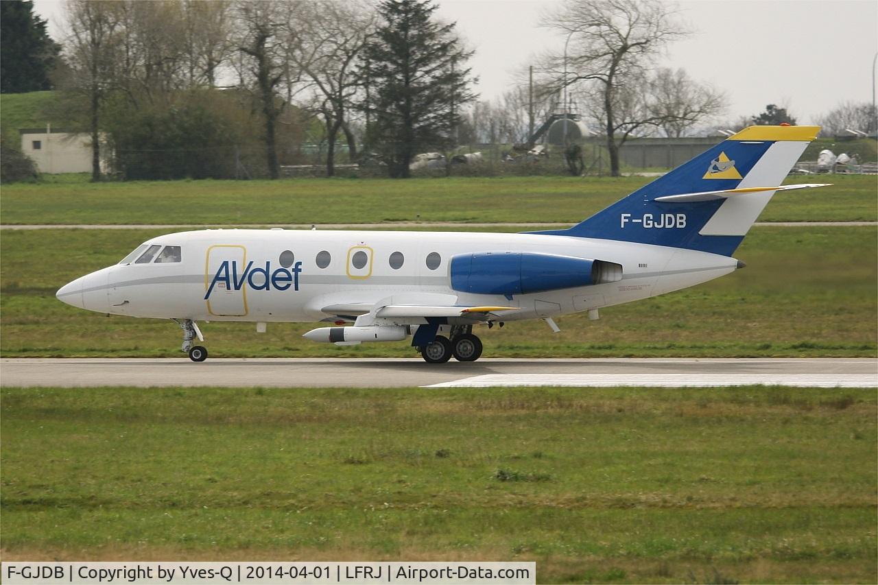 F-GJDB, 1967 Dassault Falcon 20 C/N 76, Dassault Falcon 20C, Take off run rwy 08, Landivisiau Naval Air Base (LFRJ)