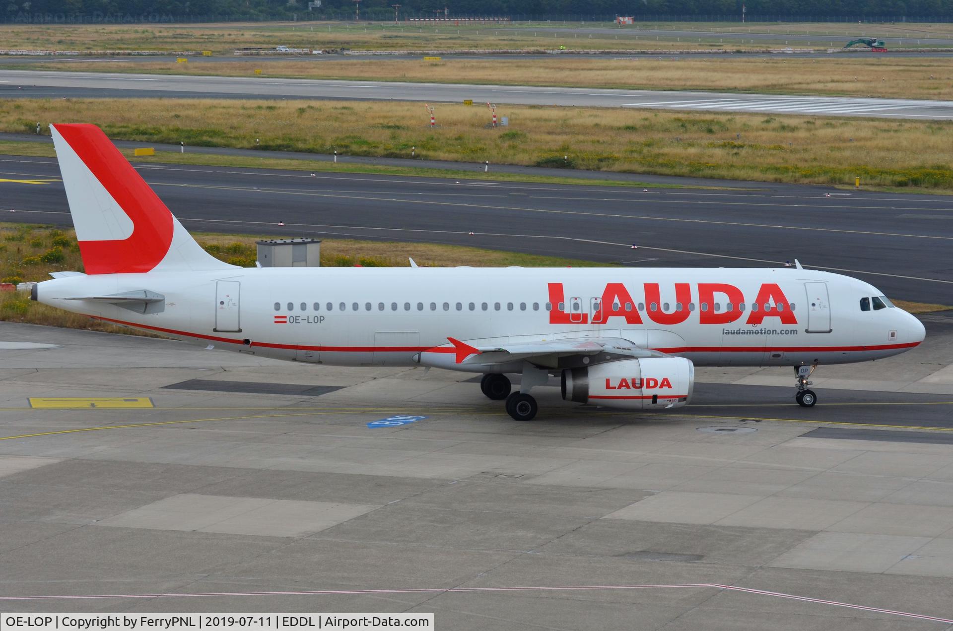 OE-LOP, 2001 Airbus A320-232 C/N 1566, Lauda A320 departing