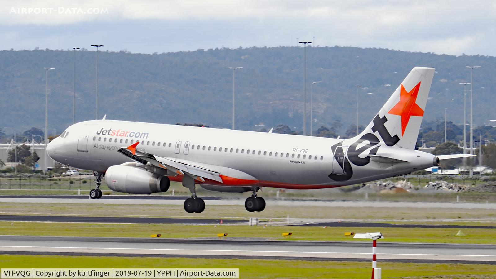 VH-VQG, 2006 Airbus A320-232 C/N 2787, Airbus A320-232. JetStar VH-VQG runway 03 YPPH 19/07/19.
