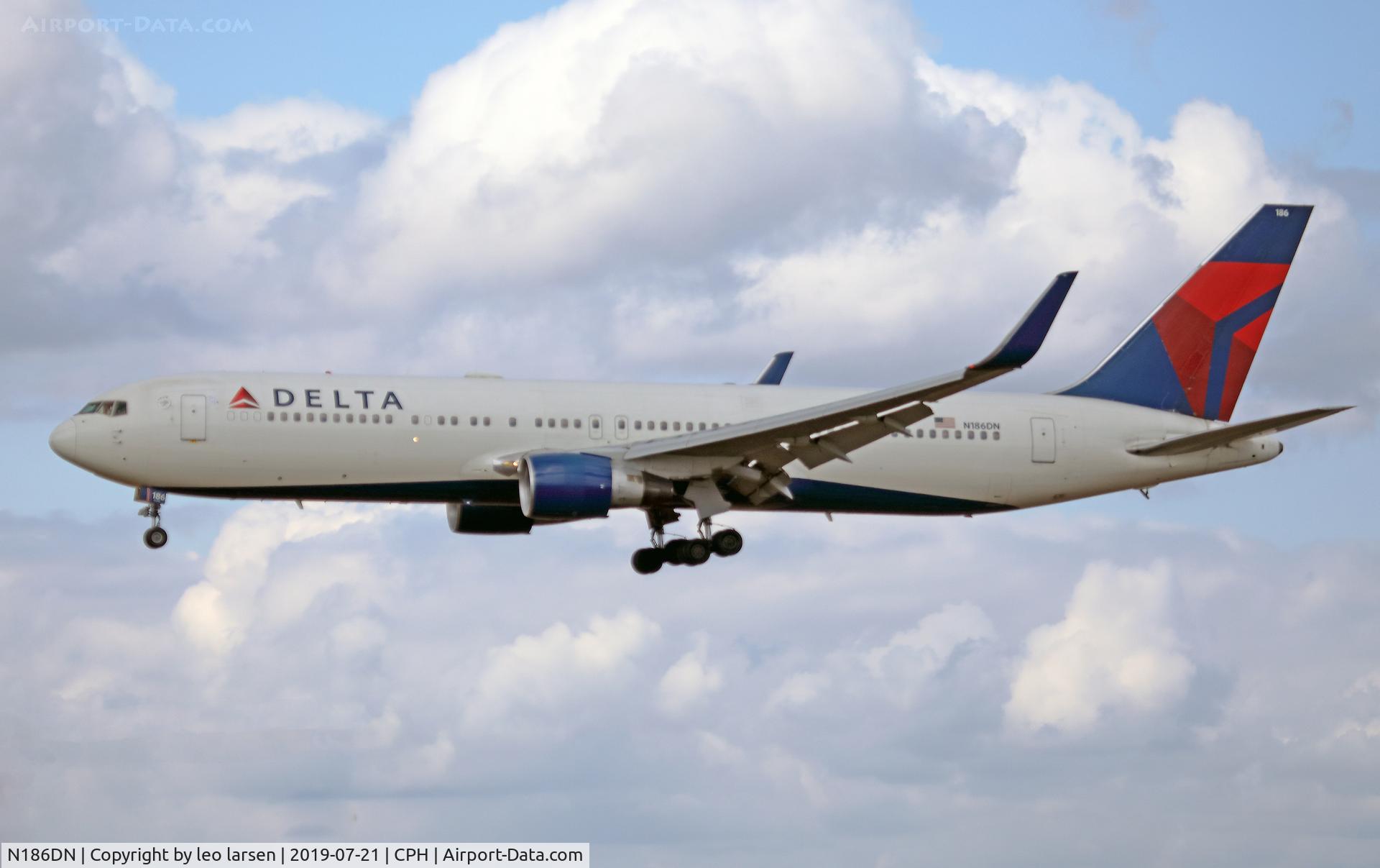 N186DN, 1995 Boeing 767-332 C/N 27962, Copenhagen 21.7.2019 L/D R-22L