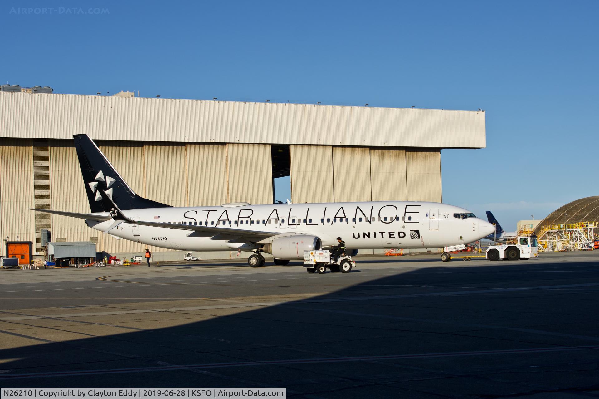 N26210, 1998 Boeing 737-824 C/N 28770, SFO 2019.