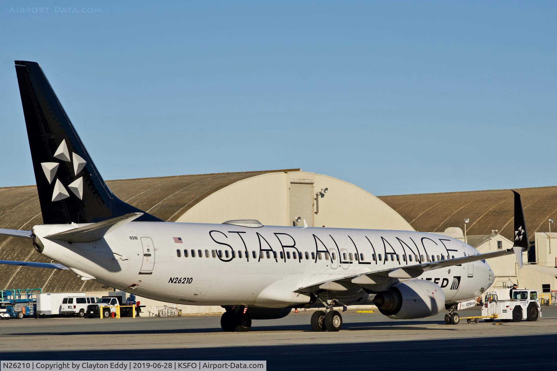N26210, 1998 Boeing 737-824 C/N 28770, SFO 2019.