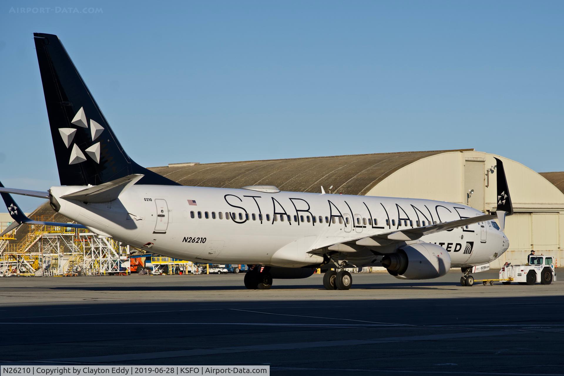 N26210, 1998 Boeing 737-824 C/N 28770, SFO 2019.