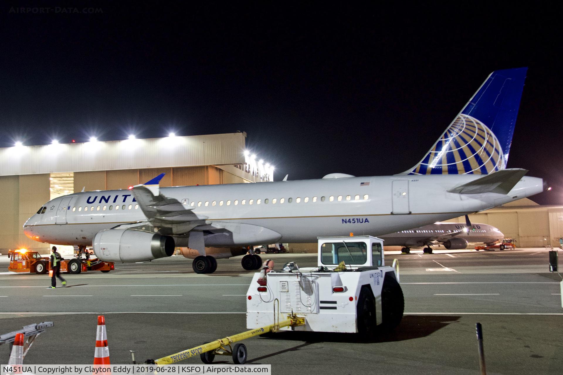 N451UA, 1998 Airbus A320-232 C/N 865, SFO 2019.