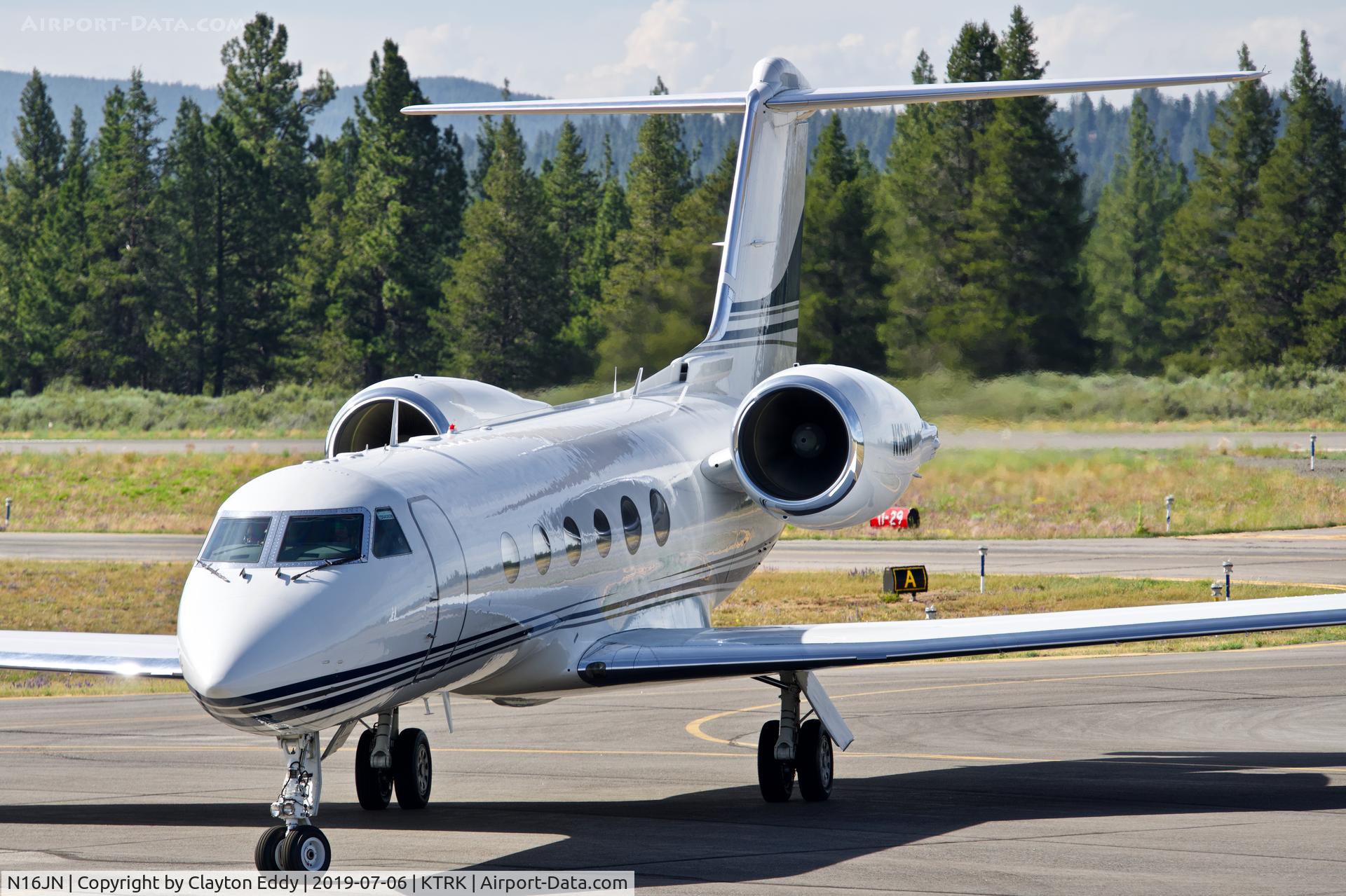N16JN, 1996 Gulfstream Aerospace G-IV C/N 1292, Truckee Airport 2019.