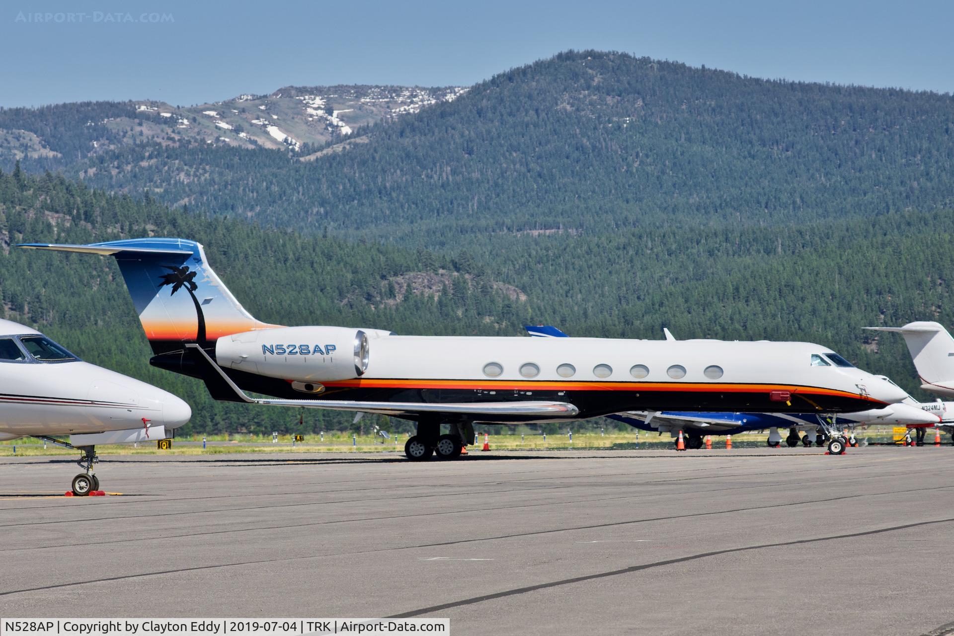 N528AP, 2007 Gulfstream Aerospace GV-SP (G550) C/N 5168, Truckee Airport 2019.