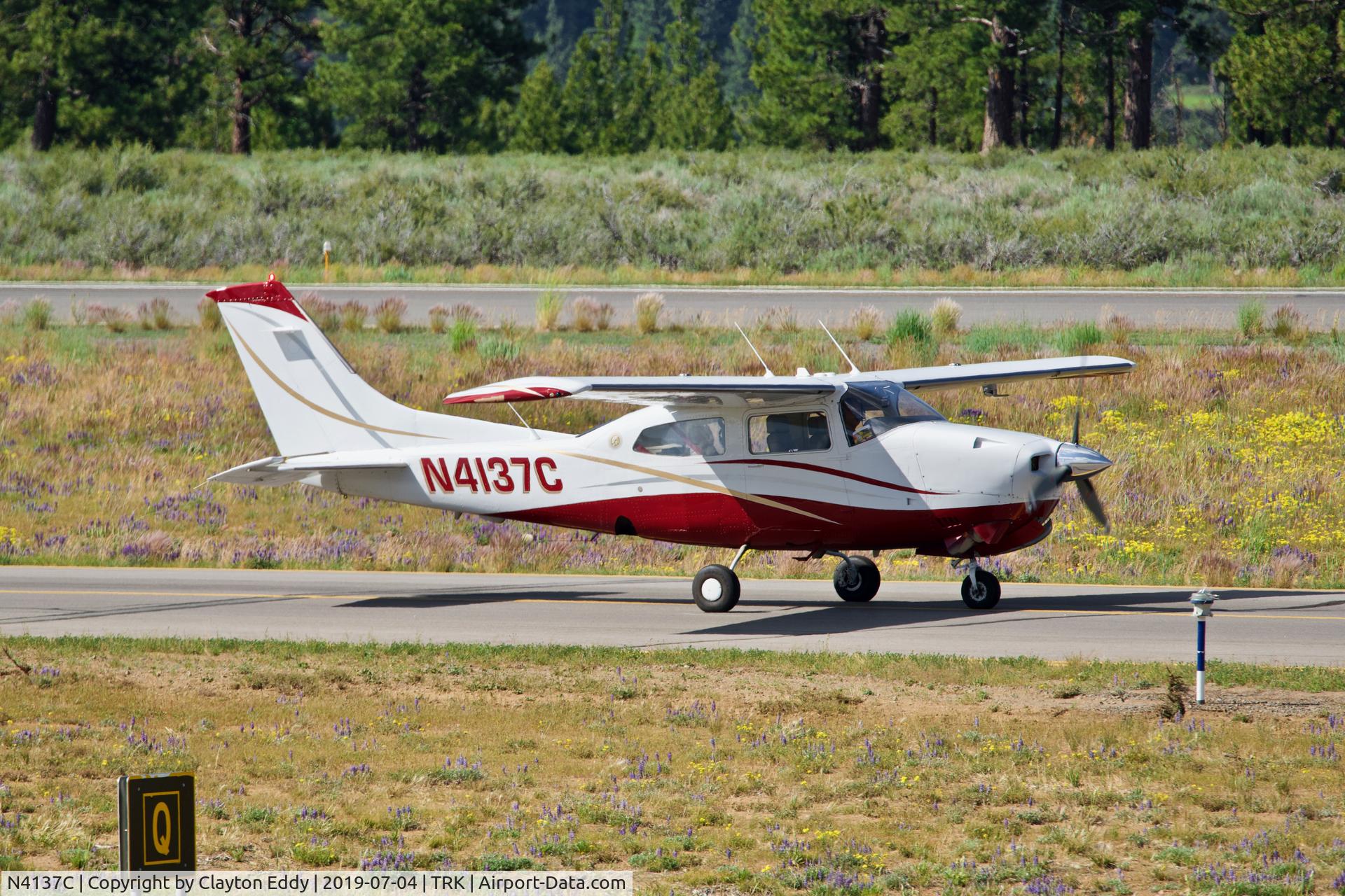 N4137C, 1979 Cessna T210N Turbo Centurion C/N 21063566, Truckee Airport 2019.