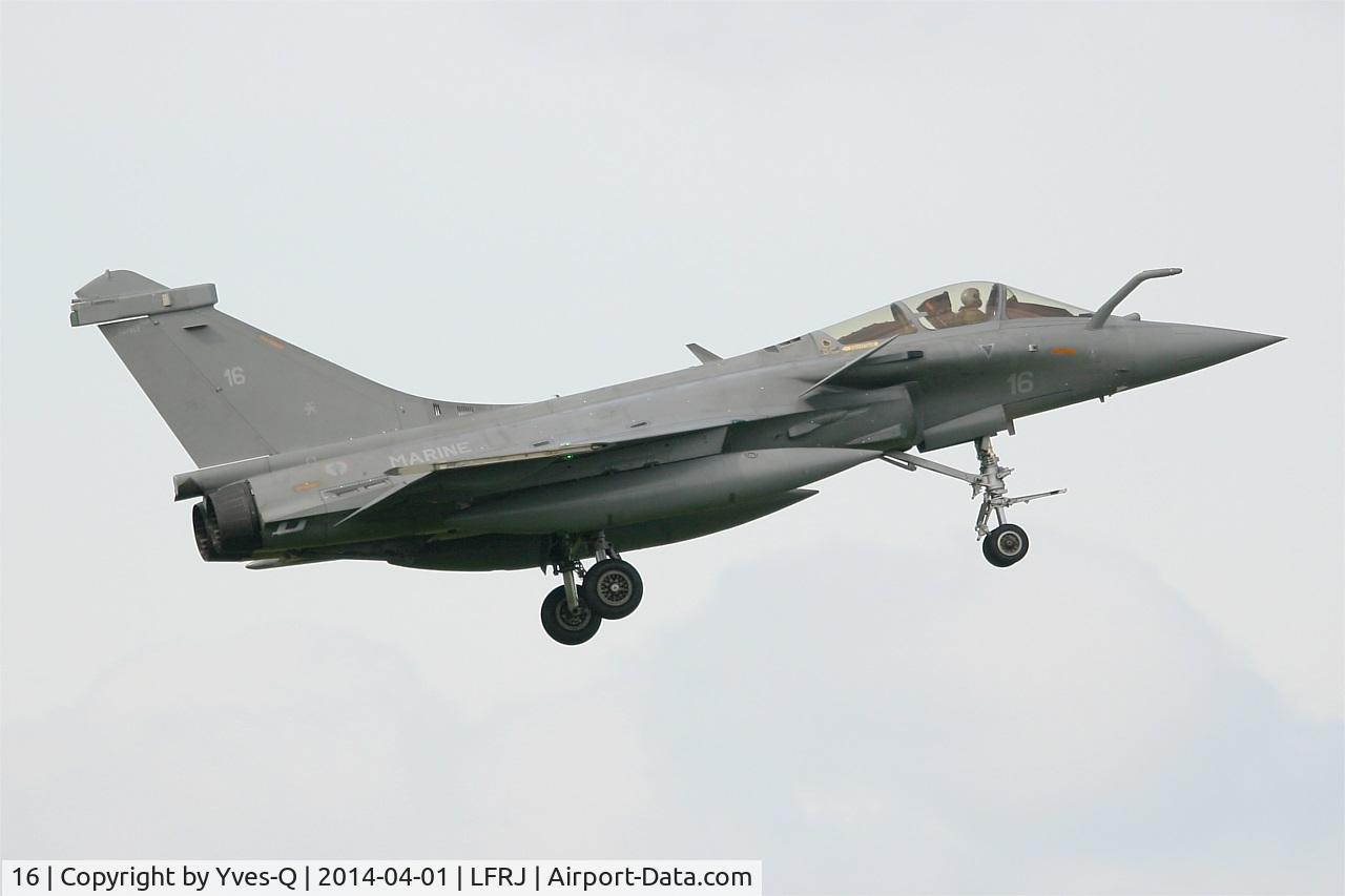 16, Dassault Rafale M C/N 16, Dassault Rafale M, On final rwy 08, Landivisiau Naval Air Base (LFRJ)