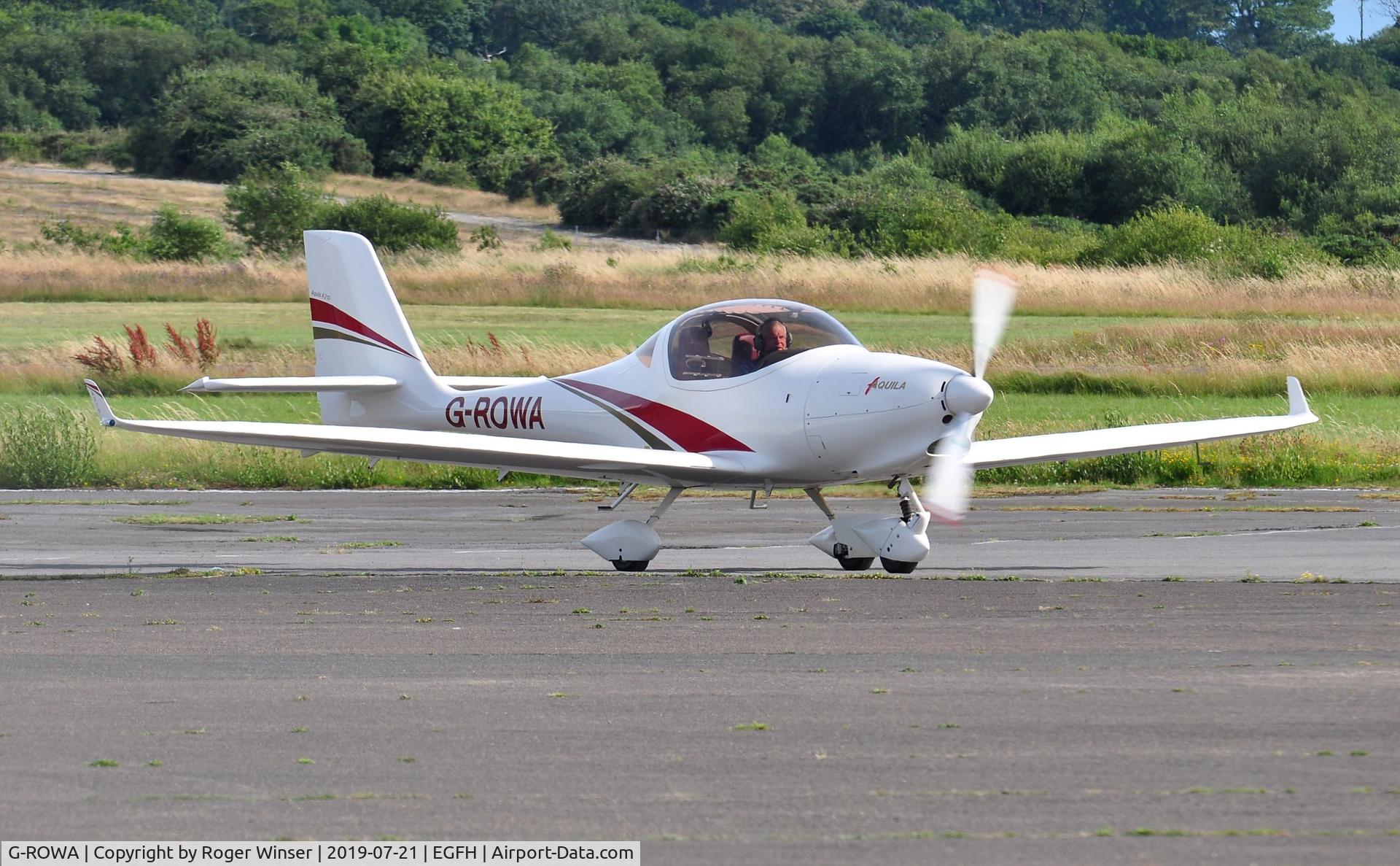 G-ROWA, 2007 Aquila A210 (AT01) C/N AT01-174, Visiting Aquila A210.