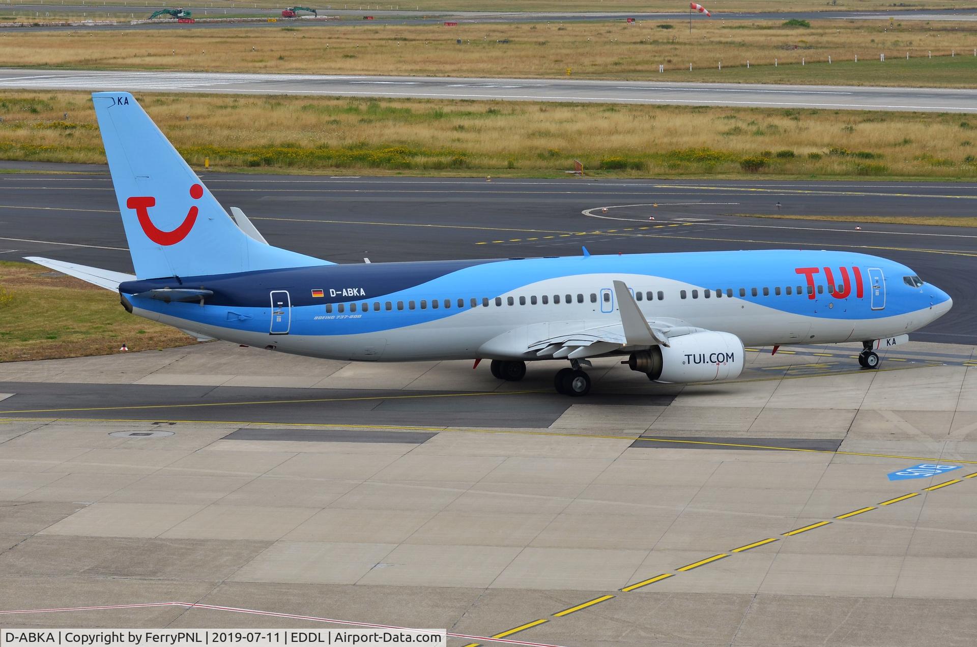 D-ABKA, 1999 Boeing 737-82R C/N 29329, TUI B738