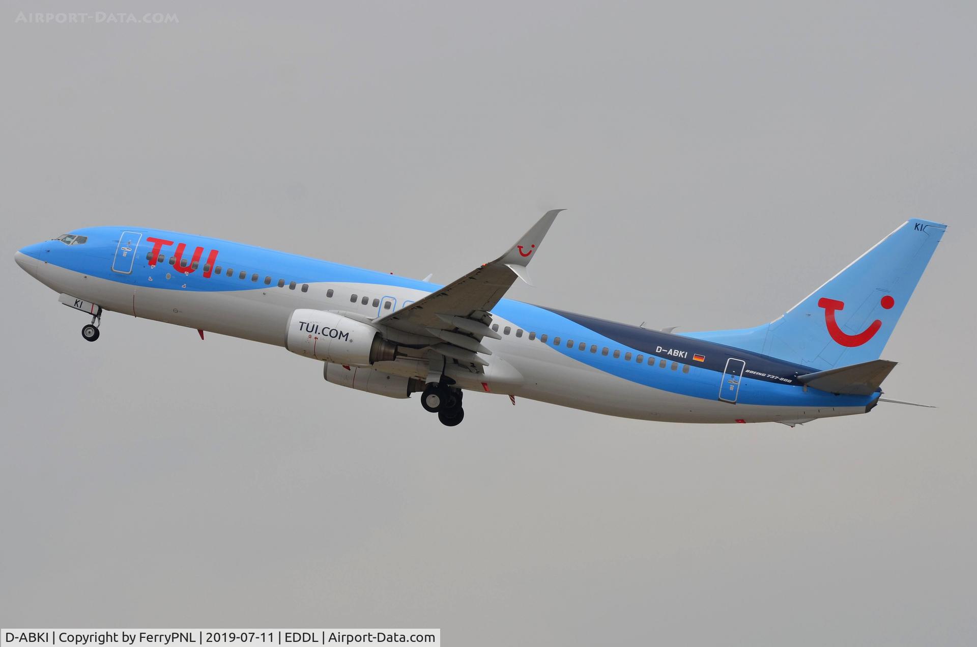 D-ABKI, 2009 Boeing 737-86J C/N 37748, TUI B738 taking-off.