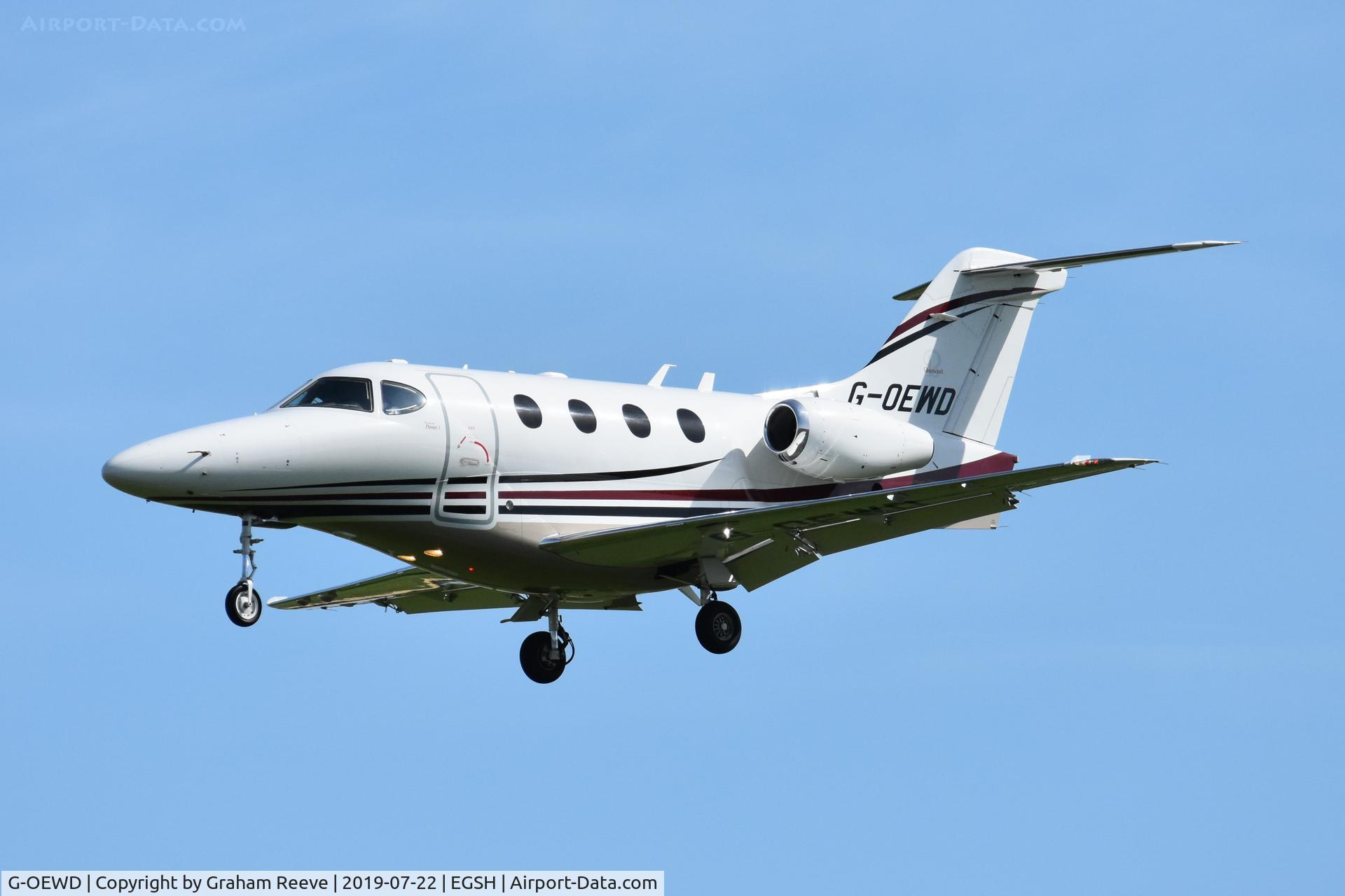 G-OEWD, 2005 Beech 390 Premier I C/N RB-126, Landing at Norwich.
