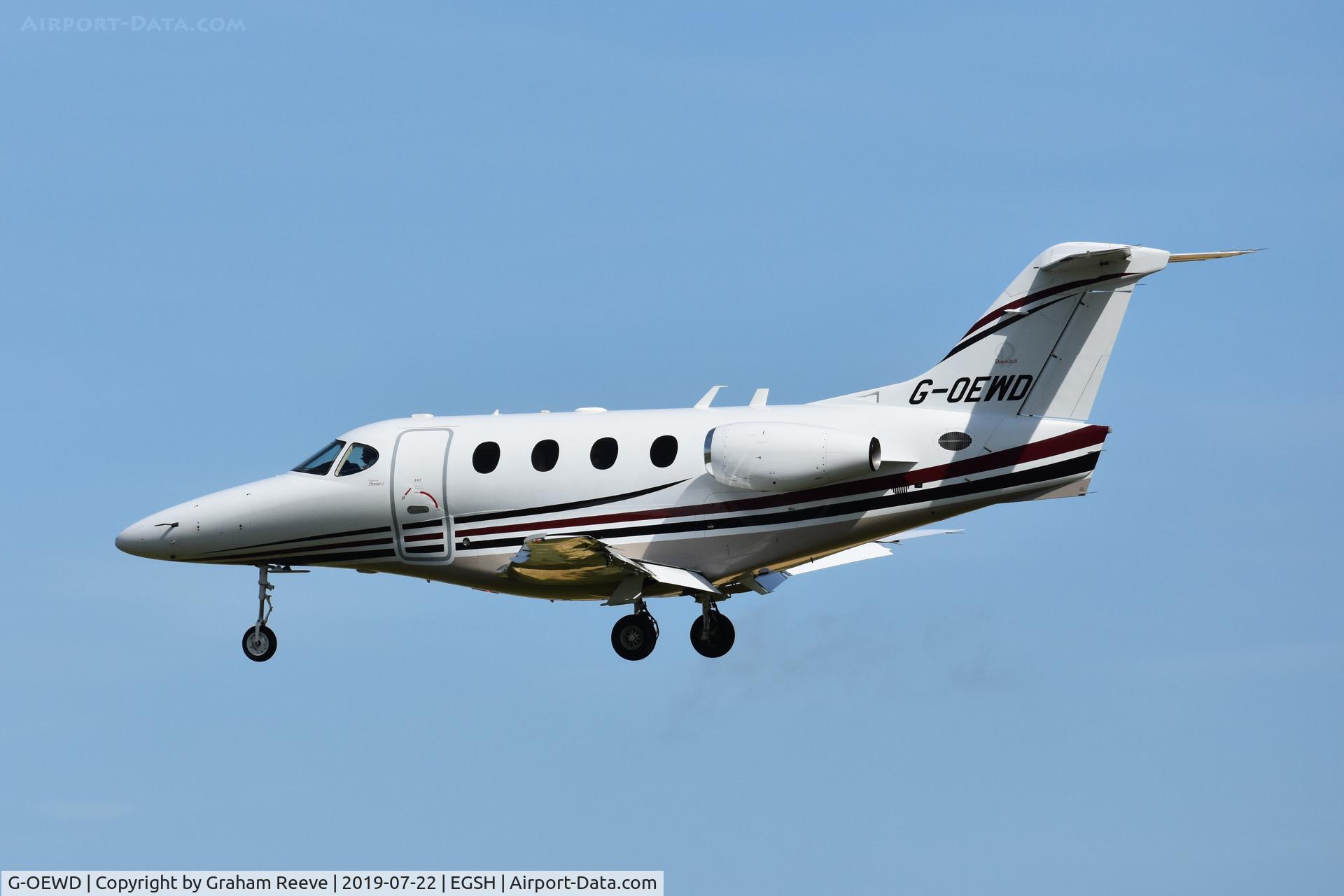 G-OEWD, 2005 Beech 390 Premier I C/N RB-126, Landing at Norwich.