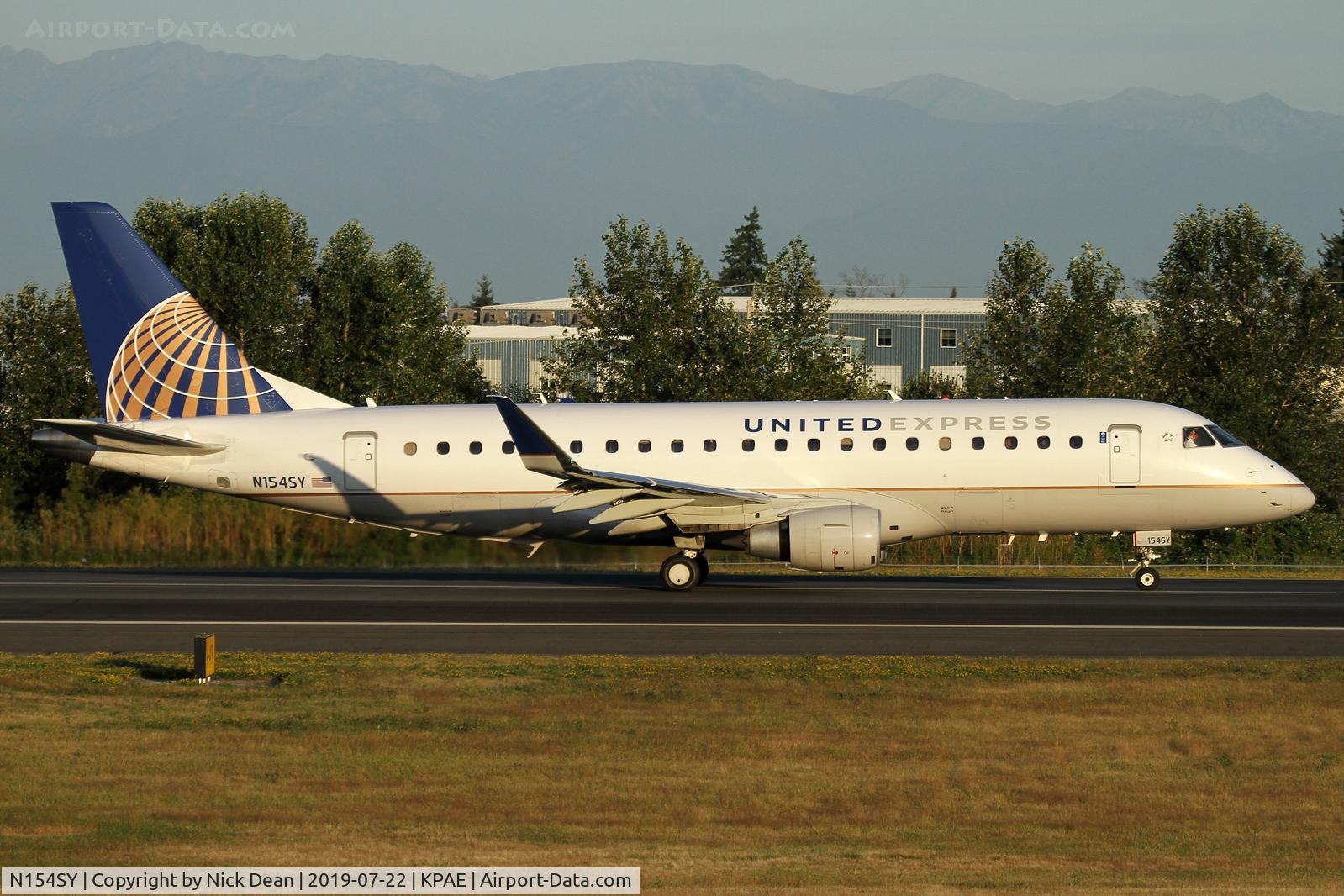 N154SY, 2016 Embraer 175LR (ERJ-170-200LR) C/N 17000556, UA5893 departs to San Francisco this AM at 06:08