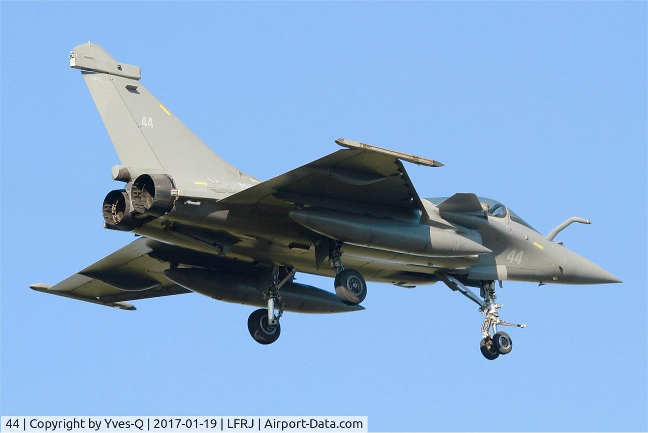 44, 2015 Dassault Rafale M C/N 44, Dassault Rafale M, On final rwy 08, Landivisiau naval air base (LFRJ)