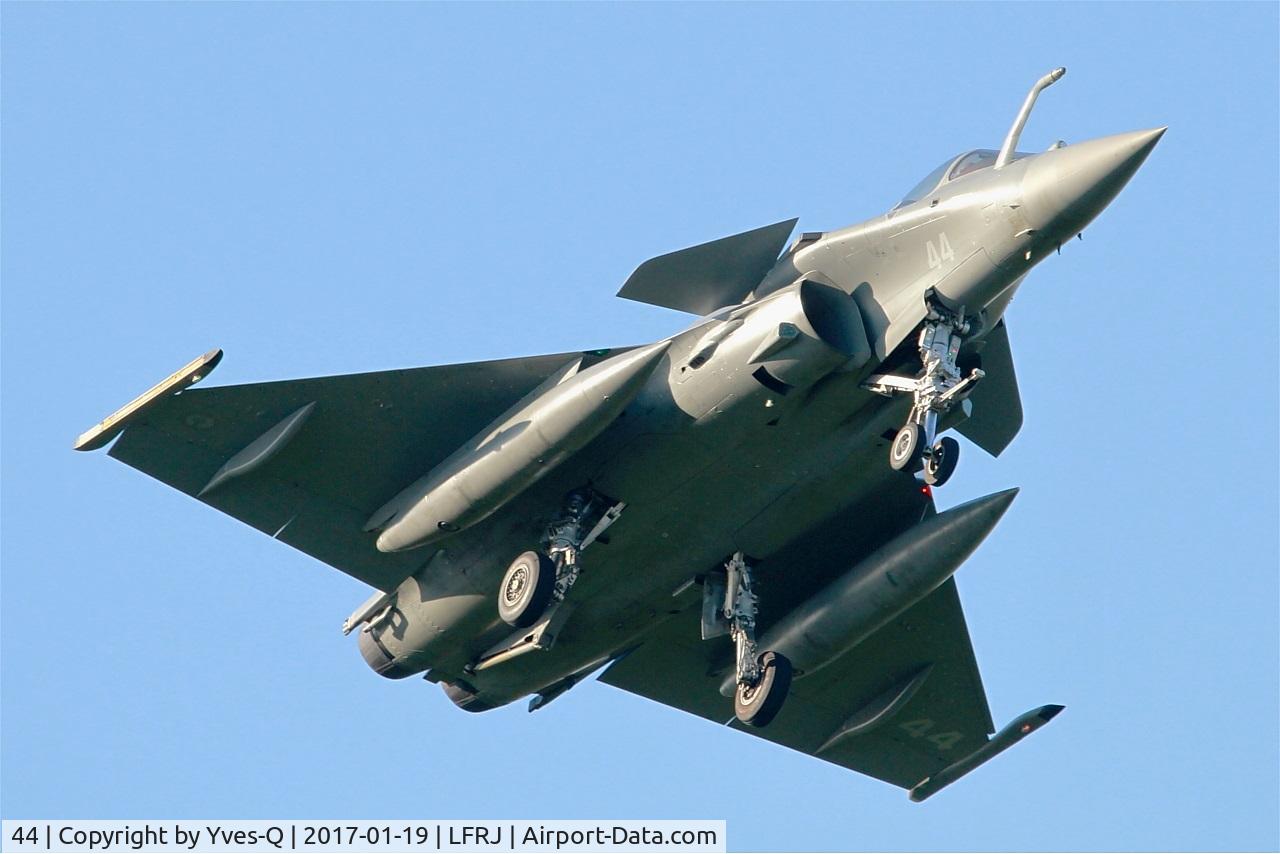 44, 2015 Dassault Rafale M C/N 44, Dassault Rafale M, Short approach rwy 08, Landivisiau naval air base (LFRJ)