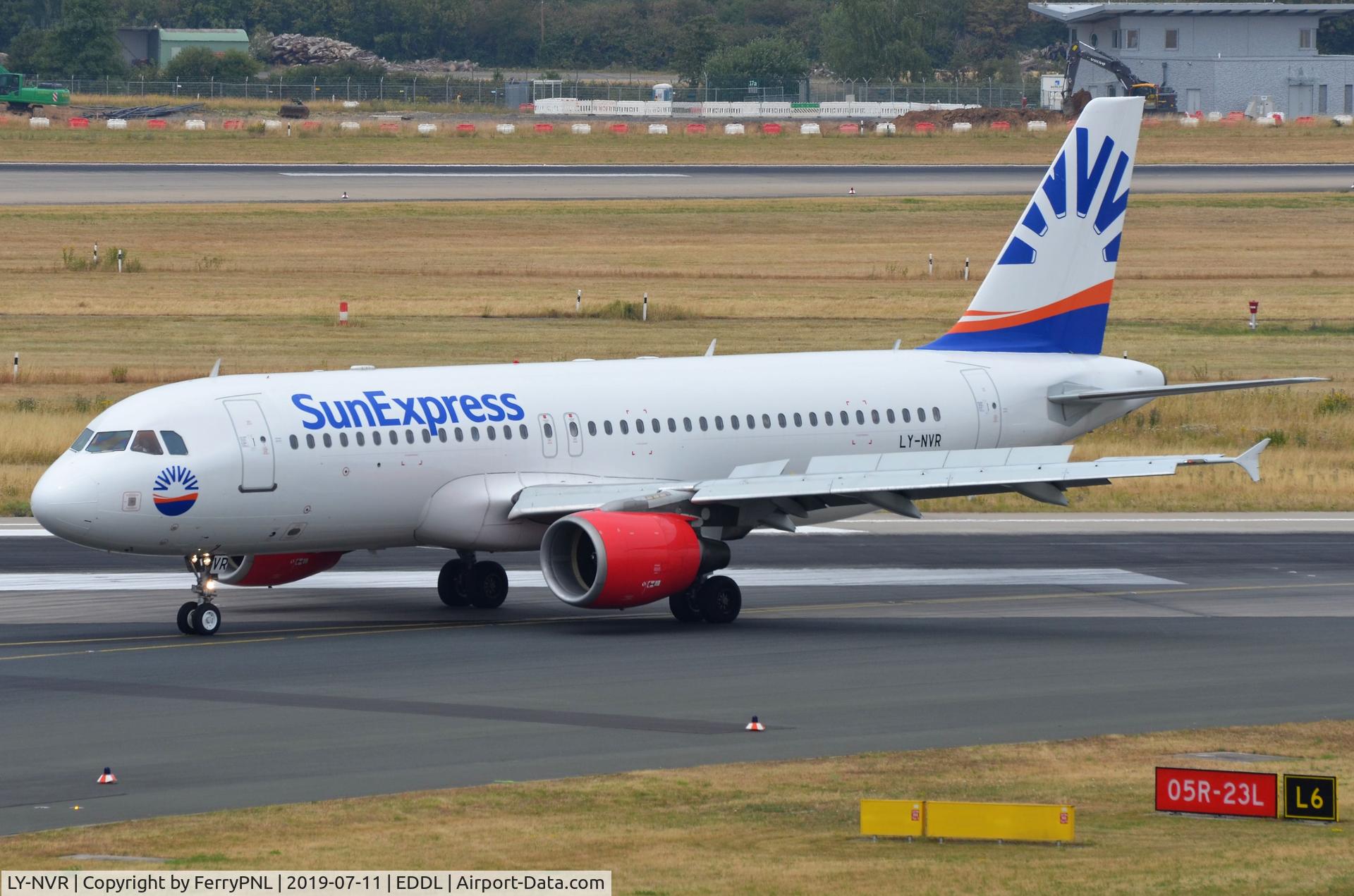 LY-NVR, 2000 Airbus A320-214 C/N 1370, SunExpress is using this Avion Express A320.
Former G-OZBK, PH-BMC and OO-SNG.