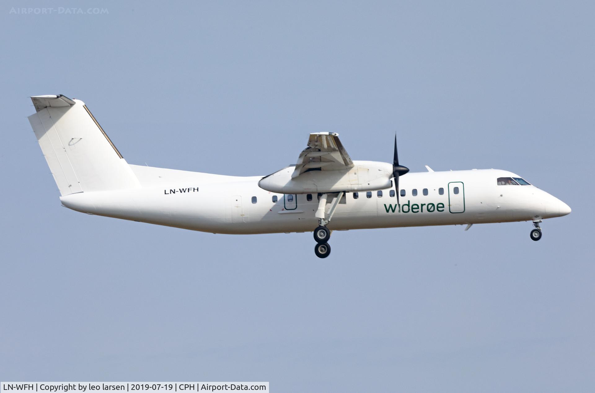 LN-WFH, 1990 De Havilland Canada DHC-8-311 Dash 8 C/N 238, Copenhagen 19.7.2019 L/D R-22L