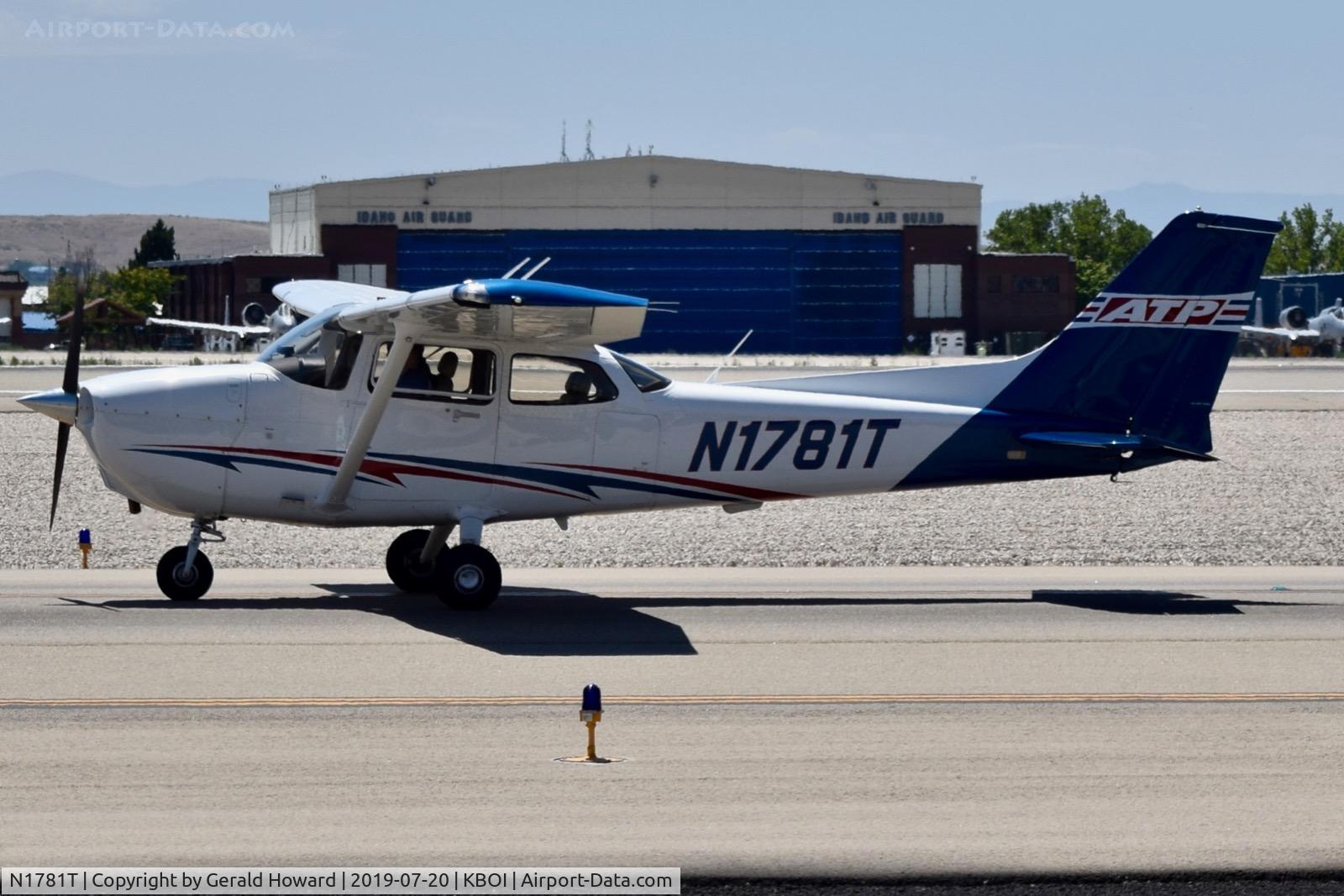 N1781T, 2017 Cessna 172S C/N 172S12112, Taxiing on Alpha.