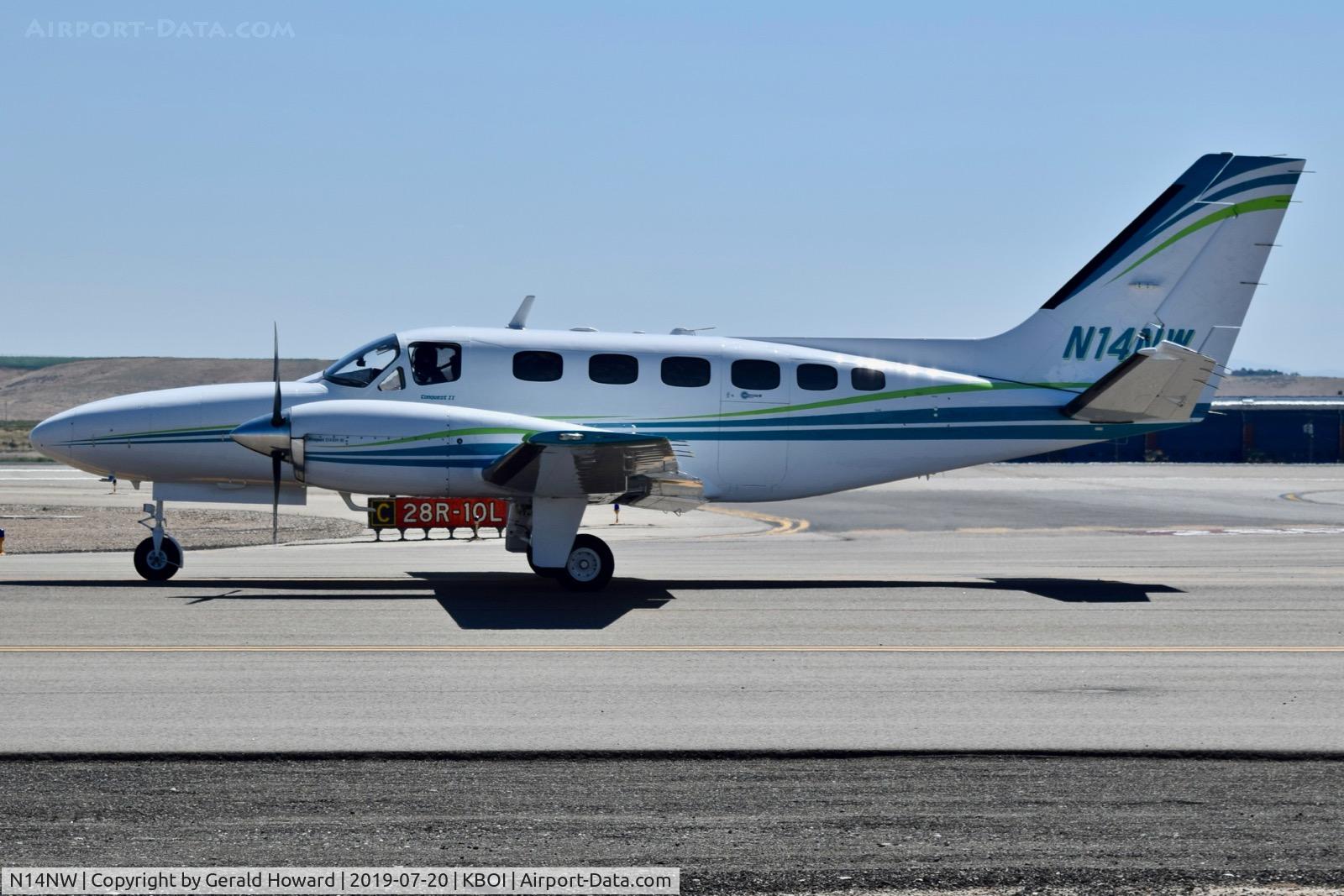N14NW, 1980 Cessna 441 Conquest II C/N 441-0171, Taxiing on Alpha.