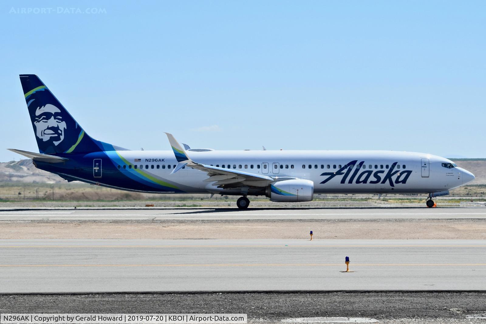 N296AK, 2018 Boeing 737-900/ER C/N 64304, Take off run on RWY 28R.