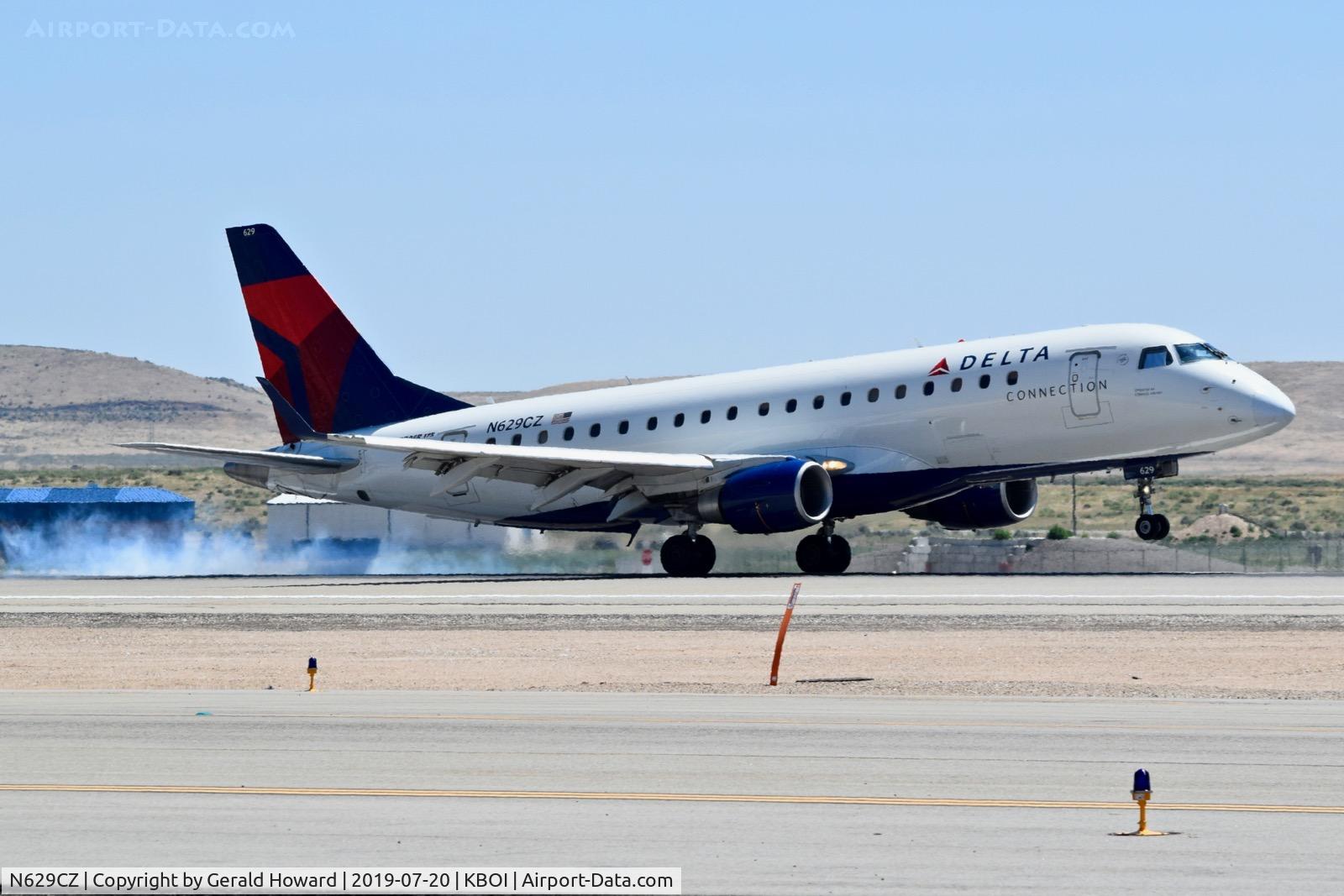 N629CZ, 2008 Embraer 175LR (ERJ-170-200LR) C/N 17000236, Landing RWY 28R.