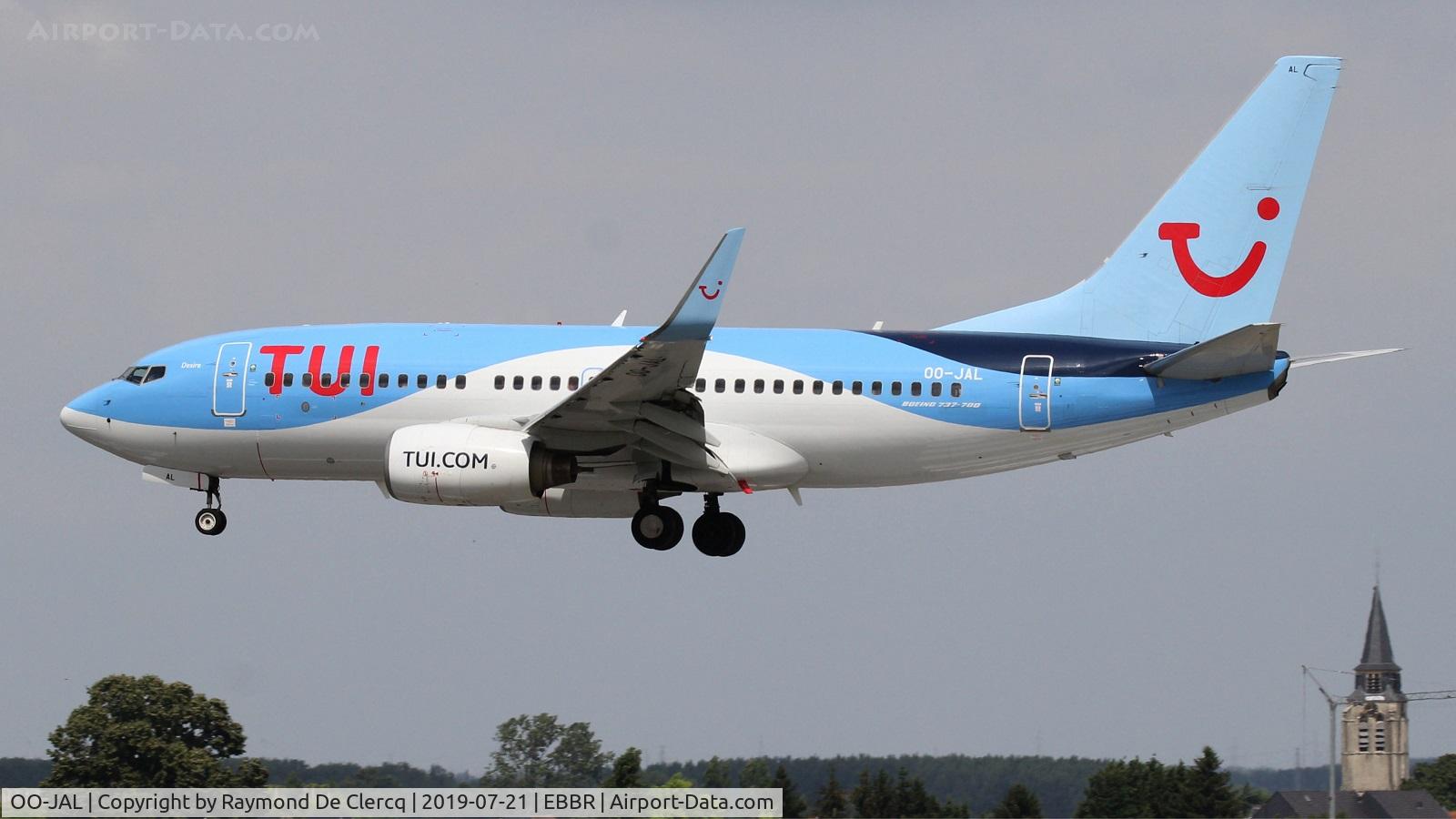 OO-JAL, 2004 Boeing 737-7K2 C/N 30668, Landing at Brussels.