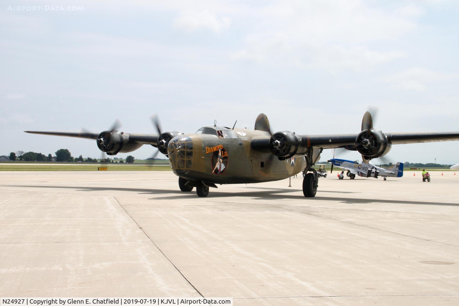 N24927, 1940 Consolidated Vultee RLB30 (B-24) C/N 18, Arriving on the ramp