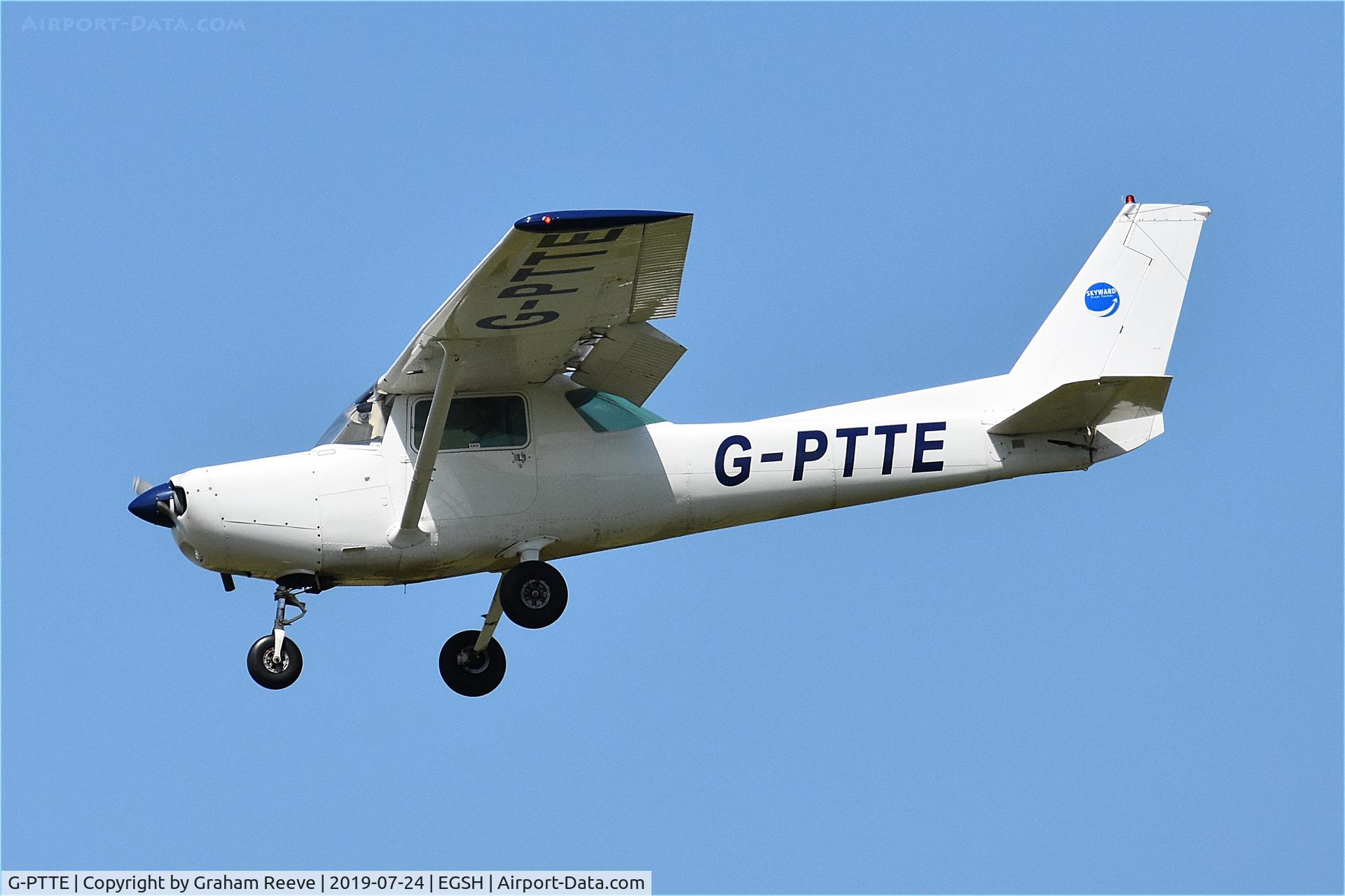 G-PTTE, 1978 Cessna 152 C/N 152-82516, Landing at Norwich.