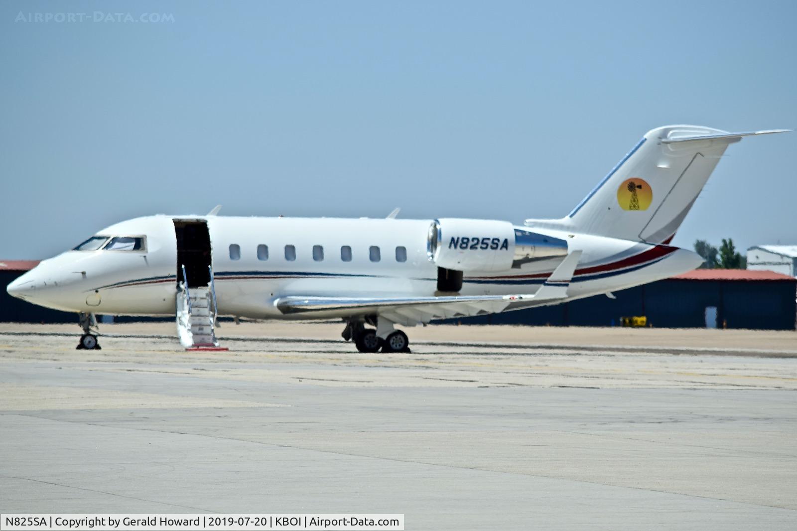 N825SA, 2010 Bombardier Challenger 605 (CL-600-2B16) C/N 5869, Parked on the south GA ramp.