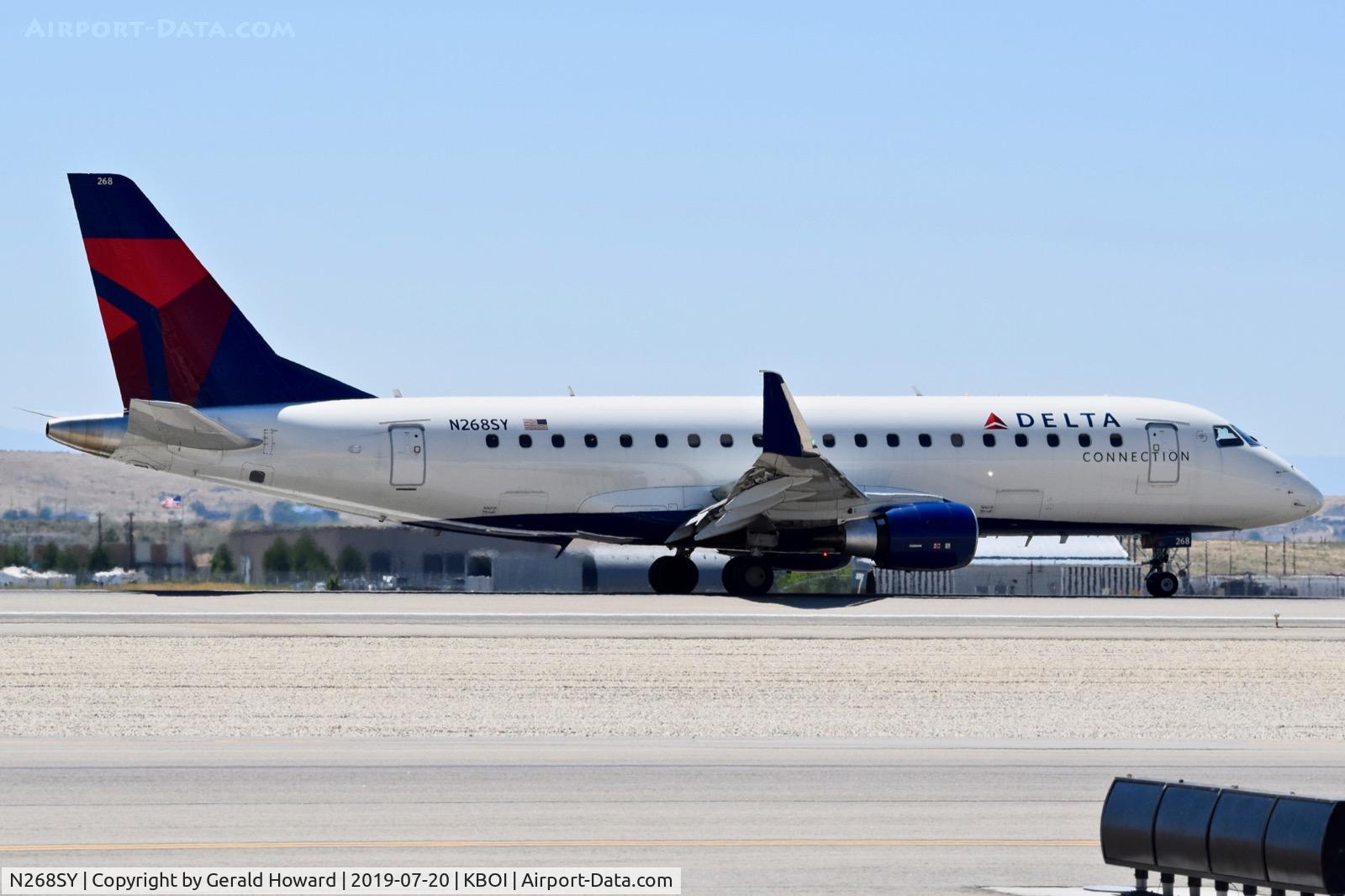 N268SY, 2018 Embraer 175LR (ERJ-170-200LR) C/N 17000725, Landing roll out on RWY 28R.