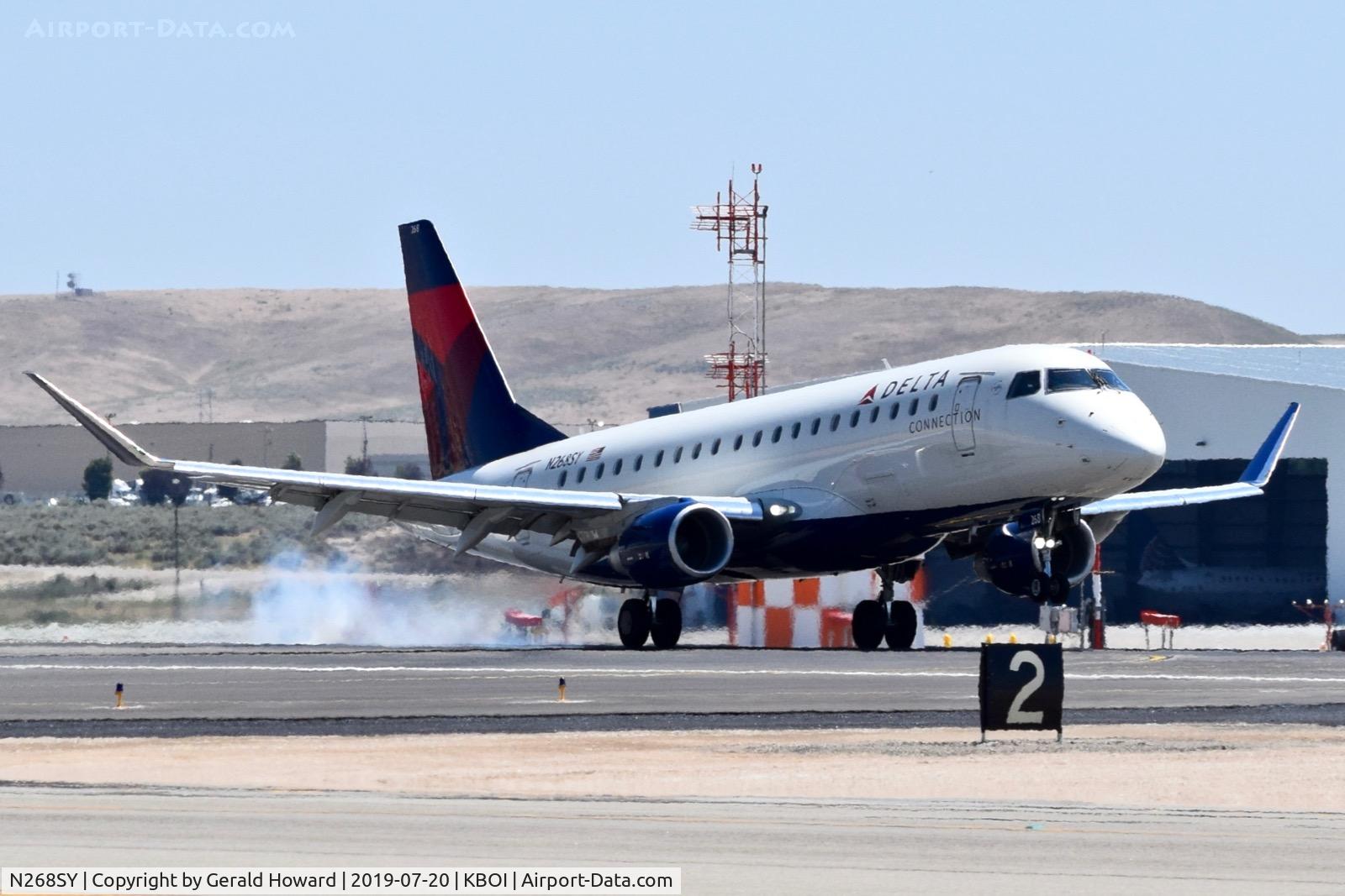 N268SY, 2018 Embraer 175LR (ERJ-170-200LR) C/N 17000725, Landing RWY 28R.