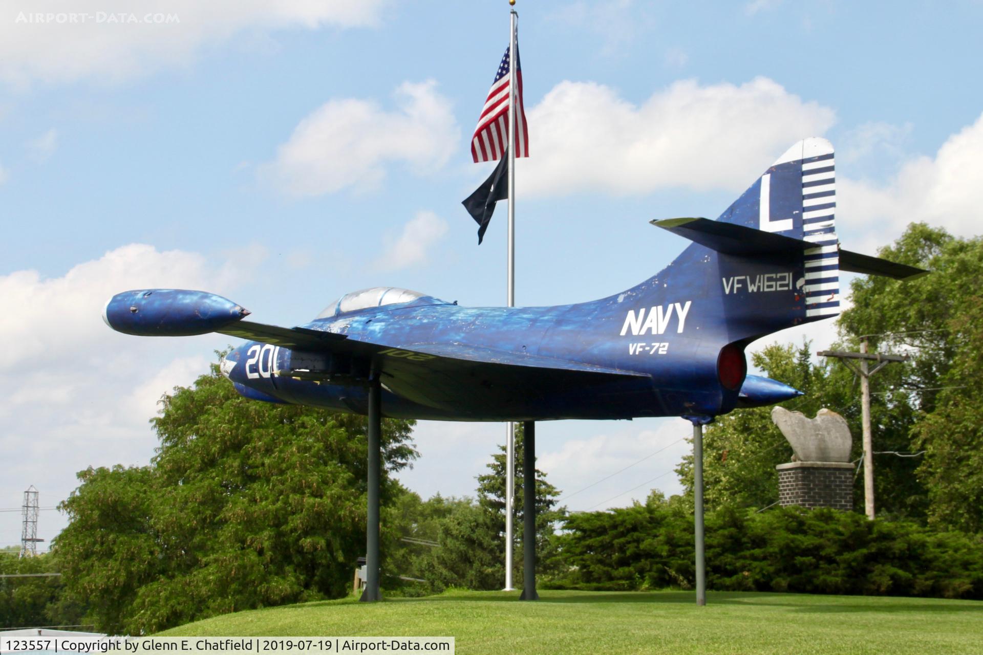 123557, Grumman F9F-2 Panther C/N K-357, Getting faded