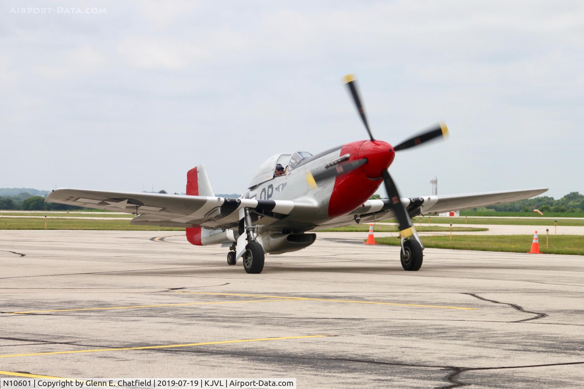N10601, 1944 North American P-51D Mustang C/N 122-40383, Taxiing in