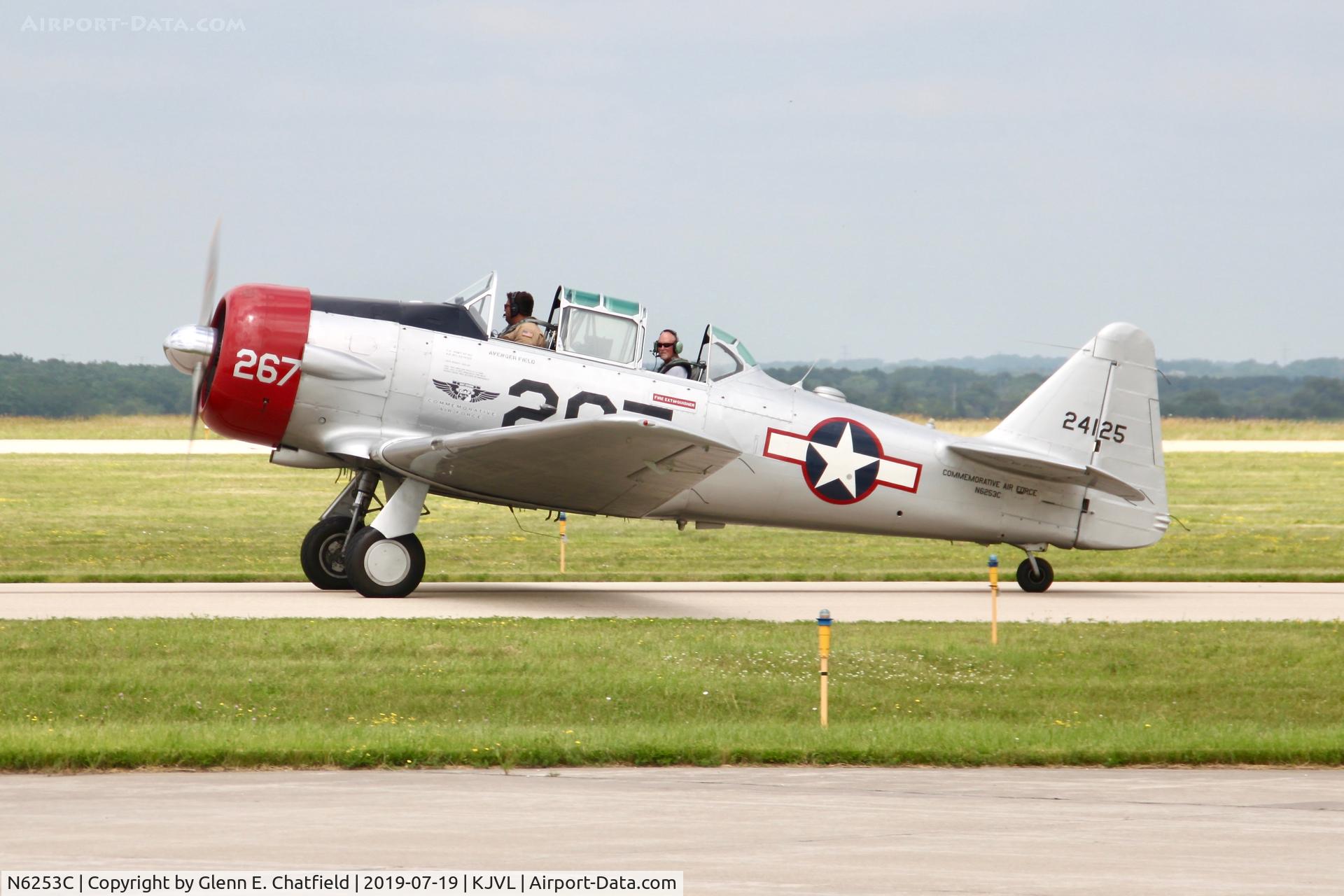 N6253C, North American T-6G Texan C/N 168-47, Taking someone for a ride