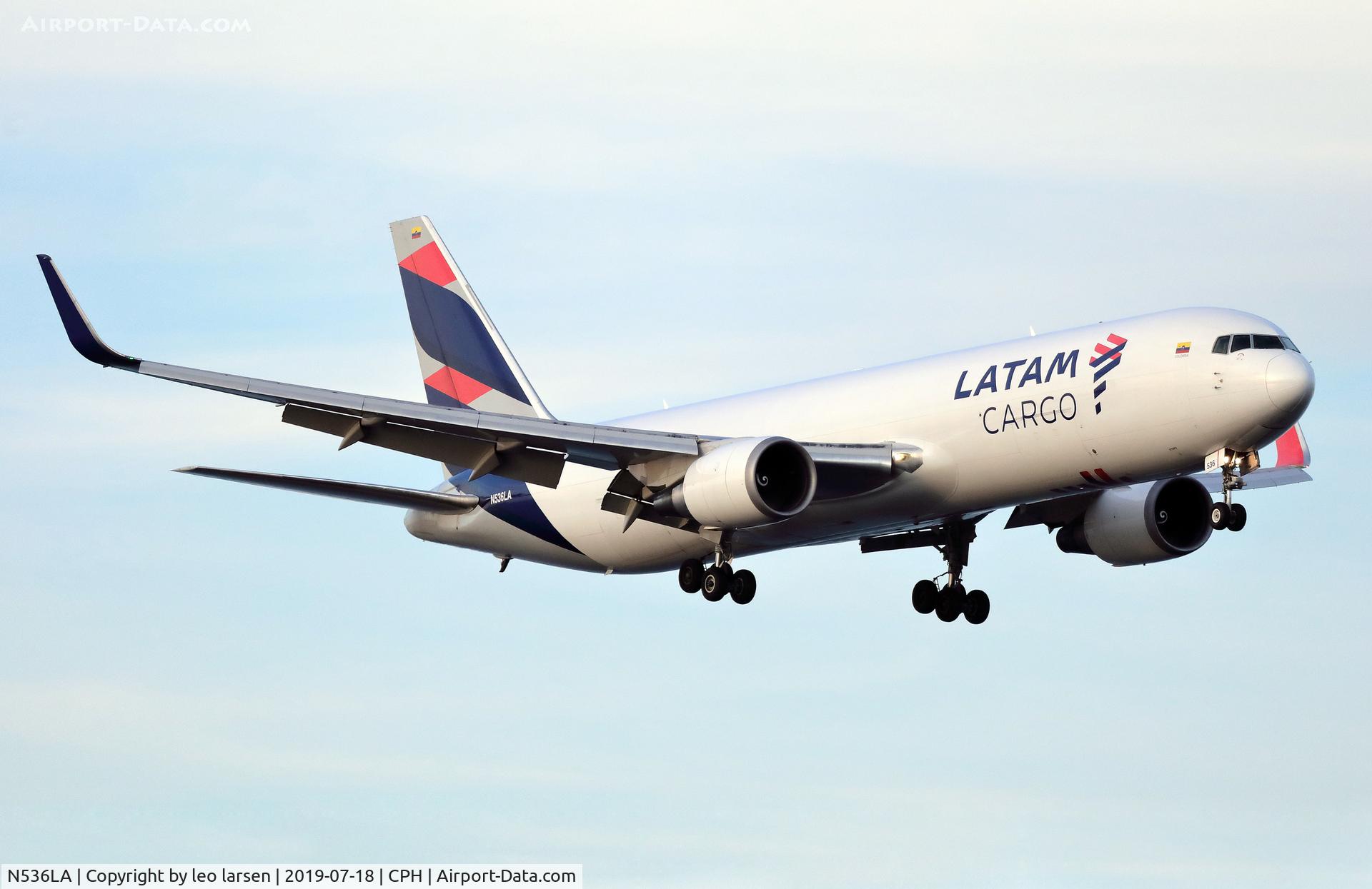 N536LA, 2001 Boeing 767-316F C/N 32573, Copenhagen 18.7.2019 on final to R-22L