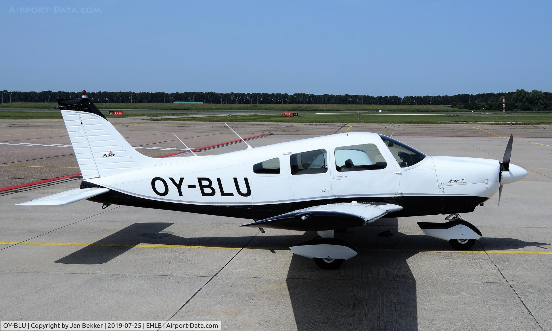 OY-BLU, 1976 Piper PA-28-181 C/N 28-7690457, Lelystad Airport